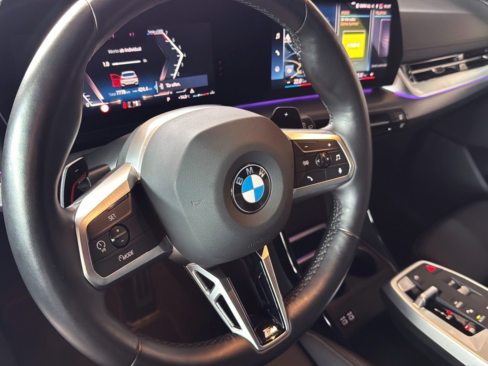 Fahrzeugabbildung BMW 218 i Active Tourer M Sport*Leder*Pano*AHK*H&K*