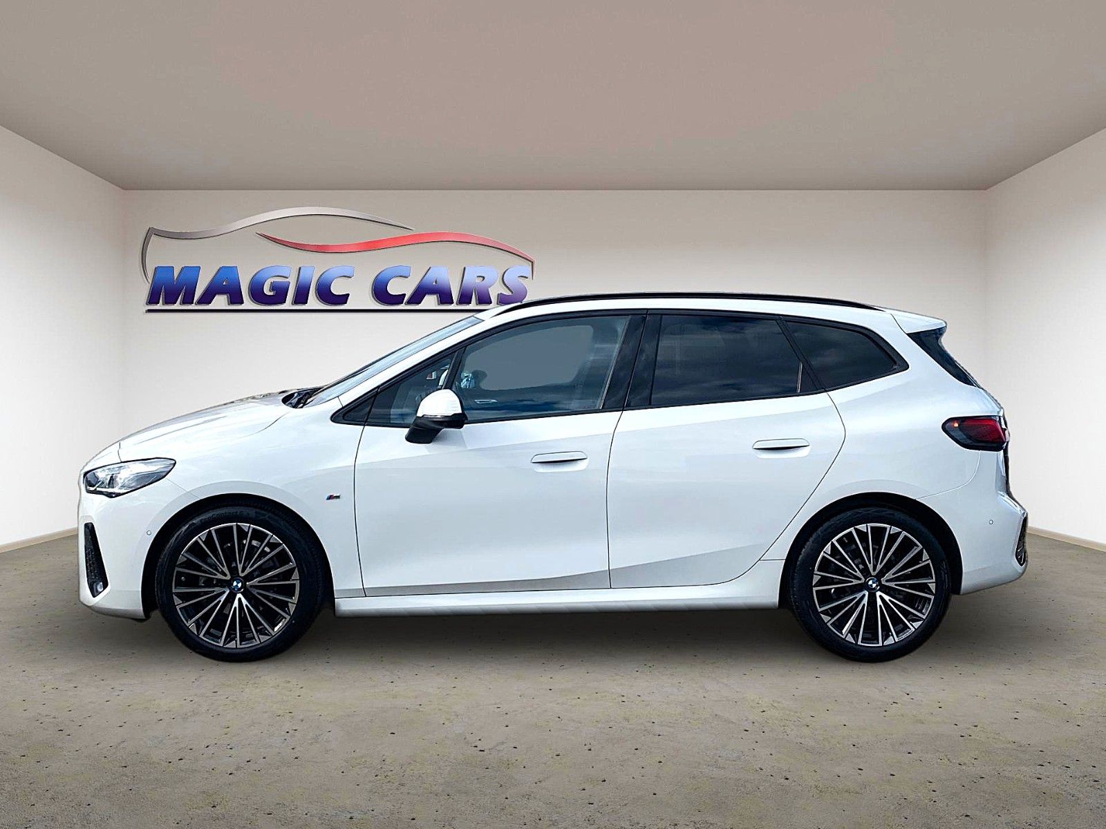 Fahrzeugabbildung BMW 218 i Active Tourer M Sport*Leder*Pano*AHK*H&K*