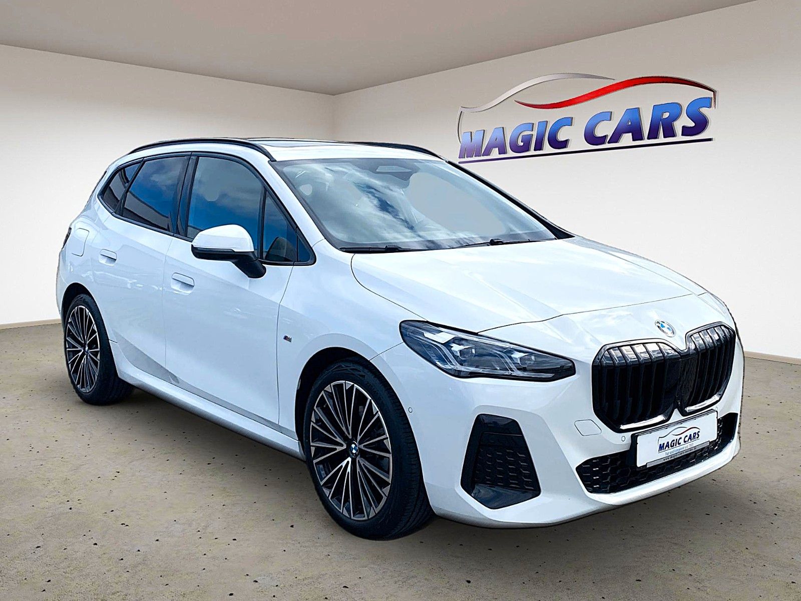 Fahrzeugabbildung BMW 218 i Active Tourer M Sport*Leder*Pano*AHK*H&K*