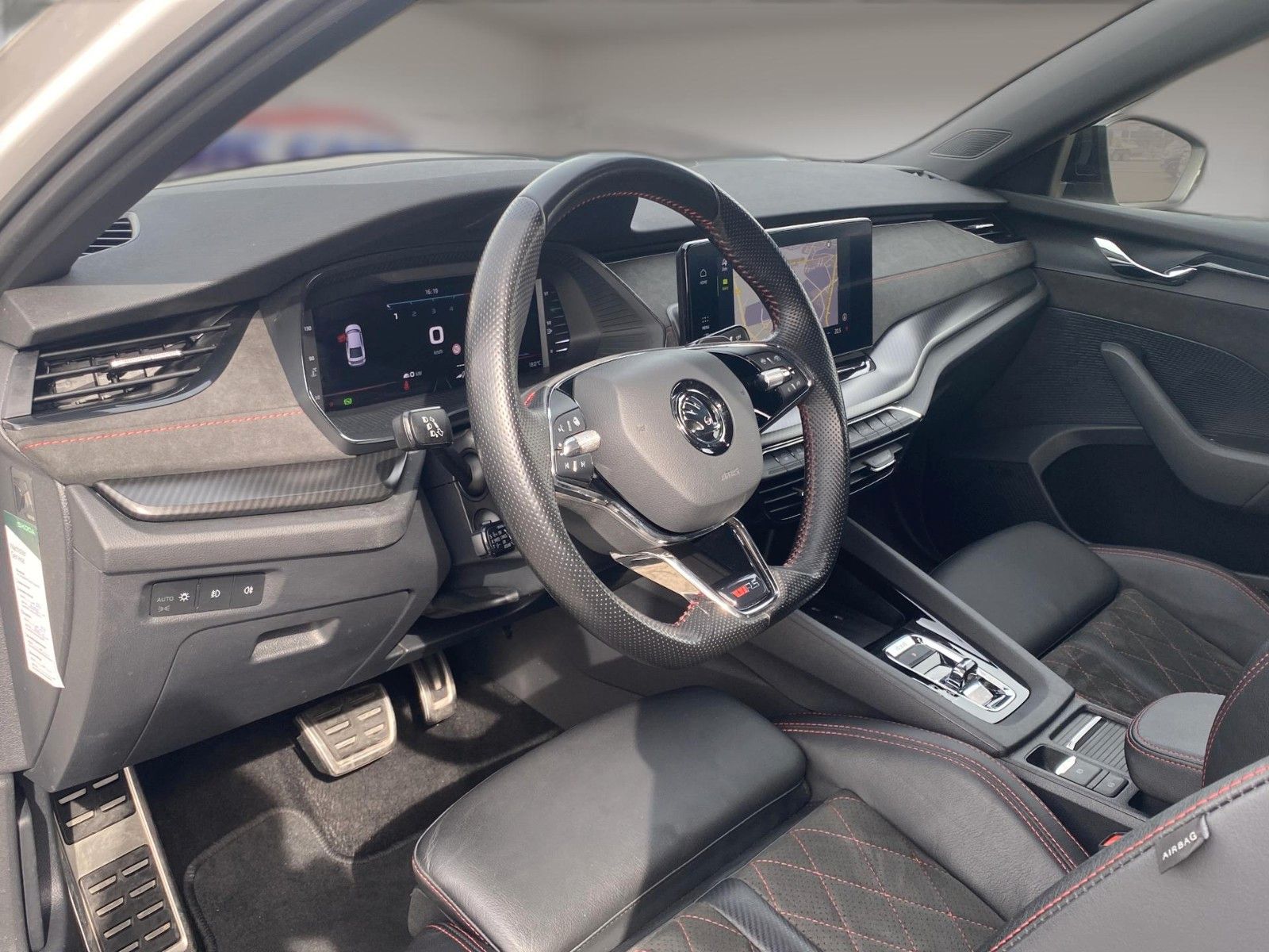 Fahrzeugabbildung SKODA Octavia 2.0 TDI DSG 4x4 RS *Mega-Ausstattung*