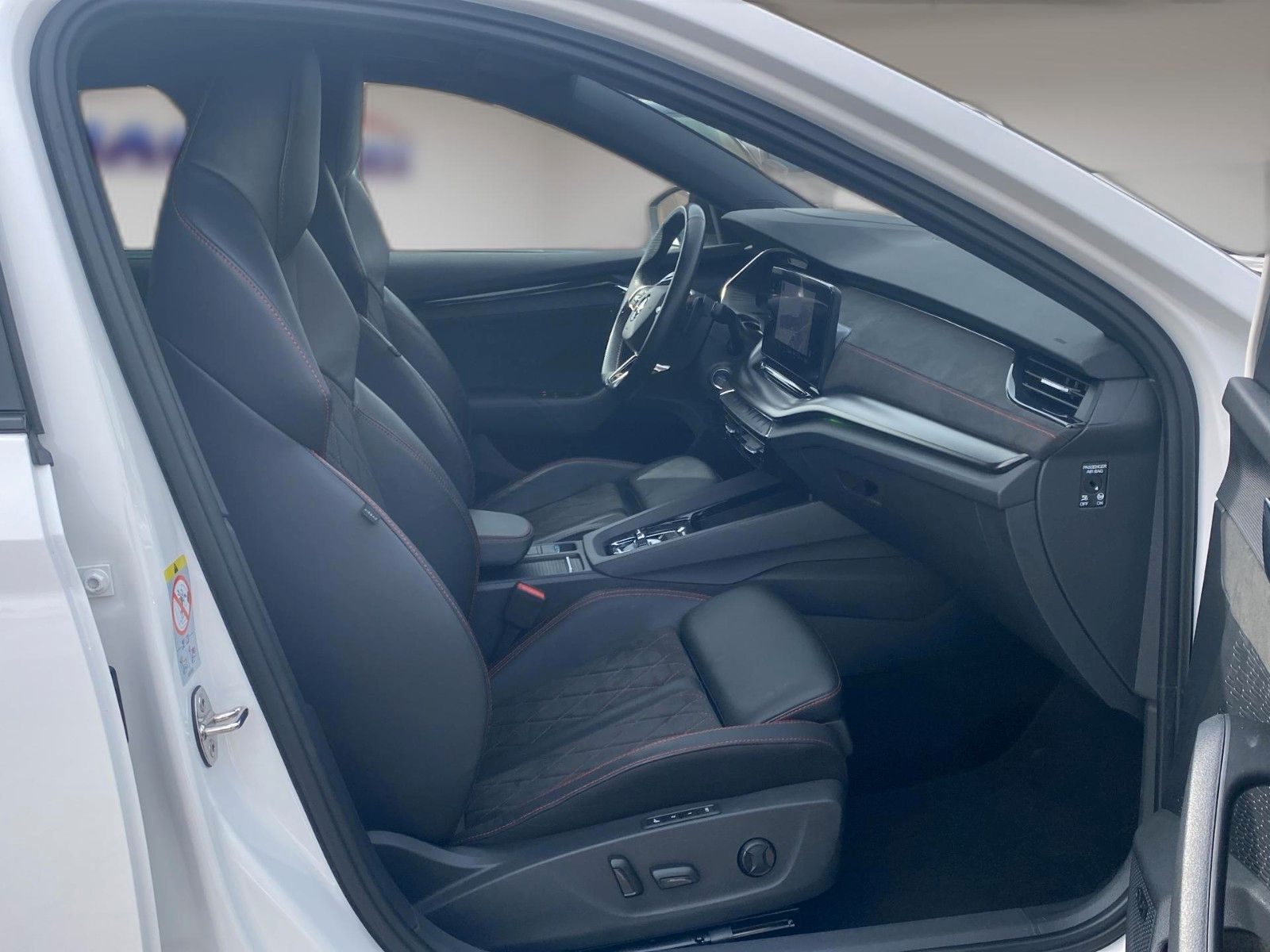 Fahrzeugabbildung SKODA Octavia 2.0 TDI DSG 4x4 RS *Mega-Ausstattung*