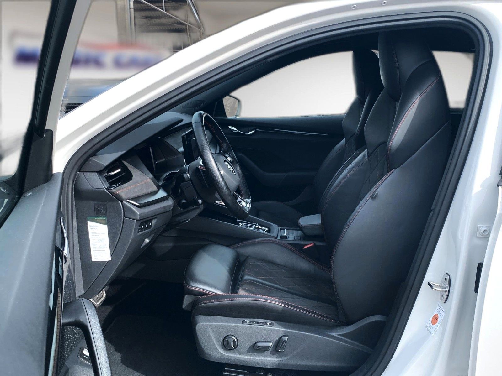 Fahrzeugabbildung SKODA Octavia 2.0 TDI DSG 4x4 RS *Mega-Ausstattung*