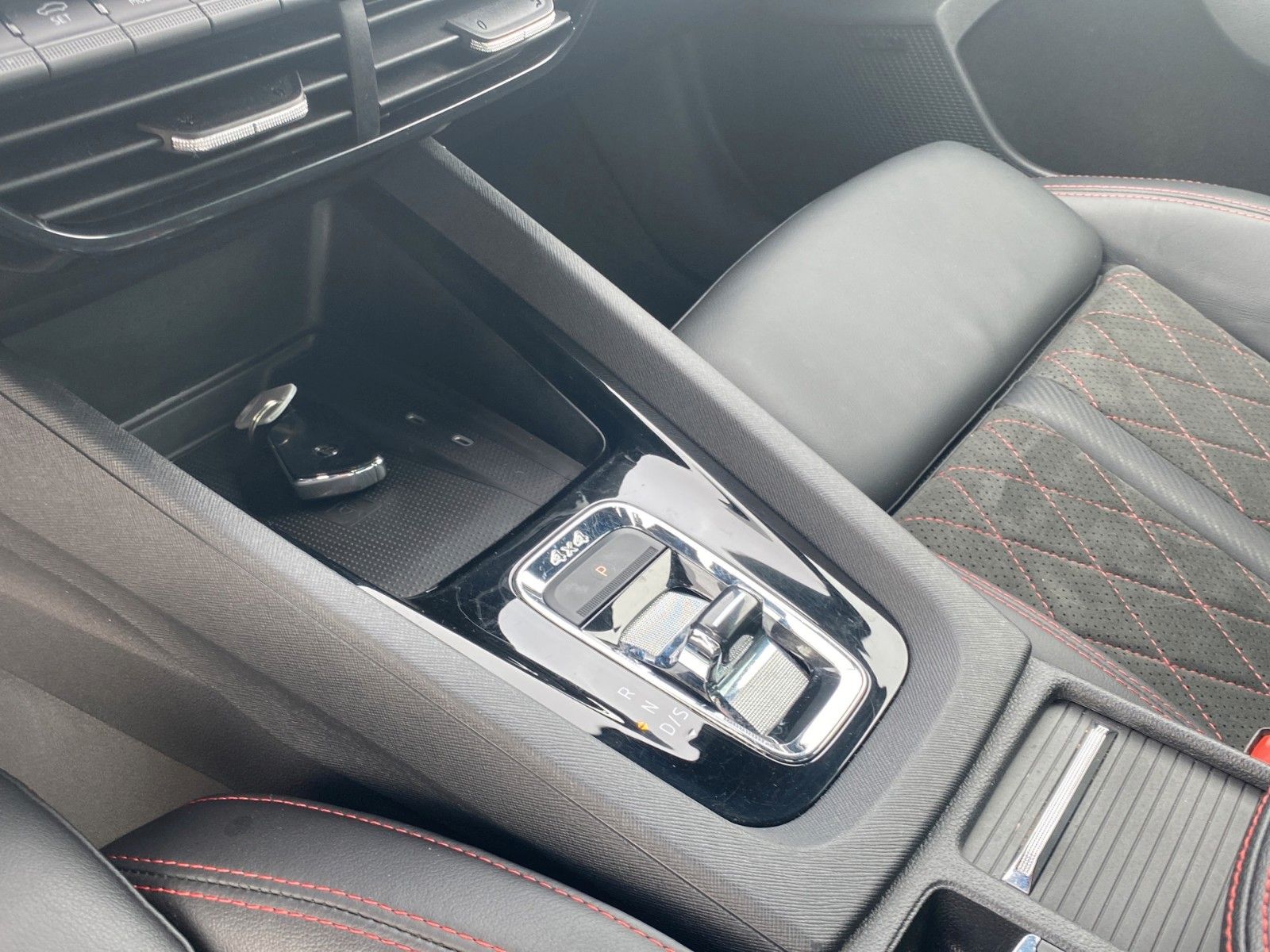 Fahrzeugabbildung SKODA Octavia 2.0 TDI DSG 4x4 RS *Mega-Ausstattung*