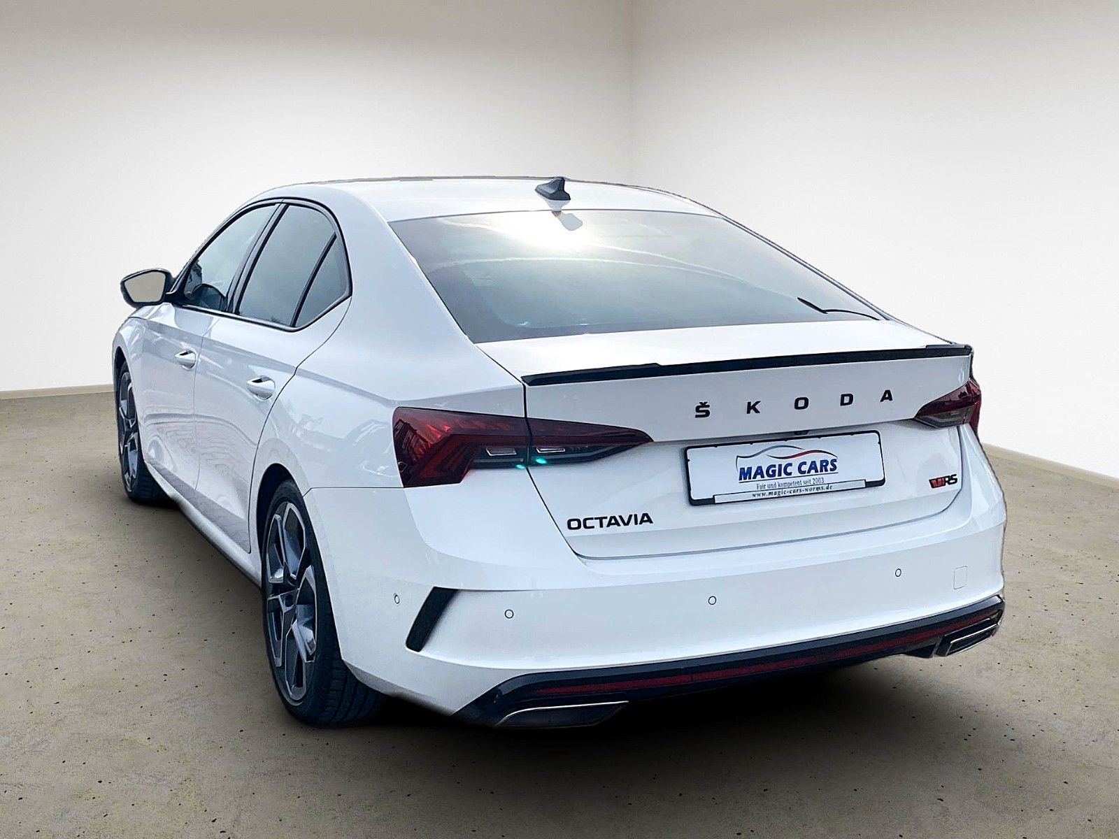 Fahrzeugabbildung SKODA Octavia 2.0 TDI DSG 4x4 RS *Mega-Ausstattung*