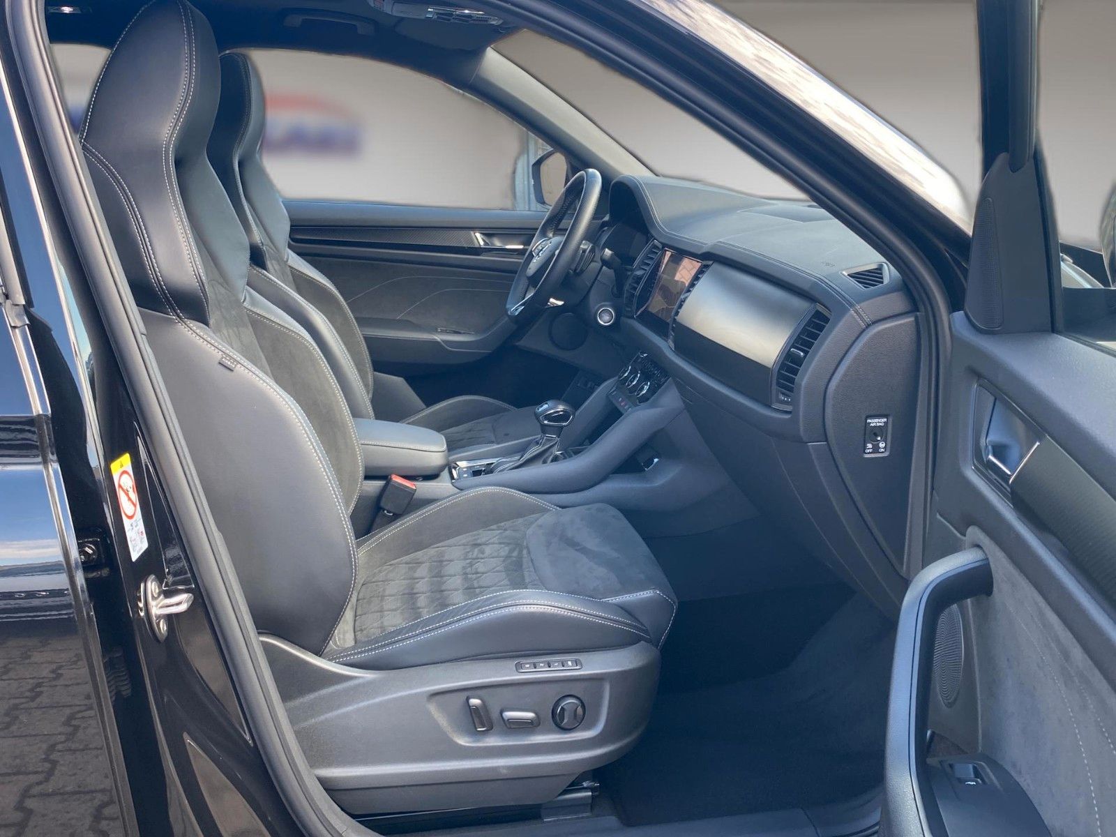 Fahrzeugabbildung SKODA Kodiaq 2.0 TSI 4x4 Sportline *Matrix*Pano*AHK*