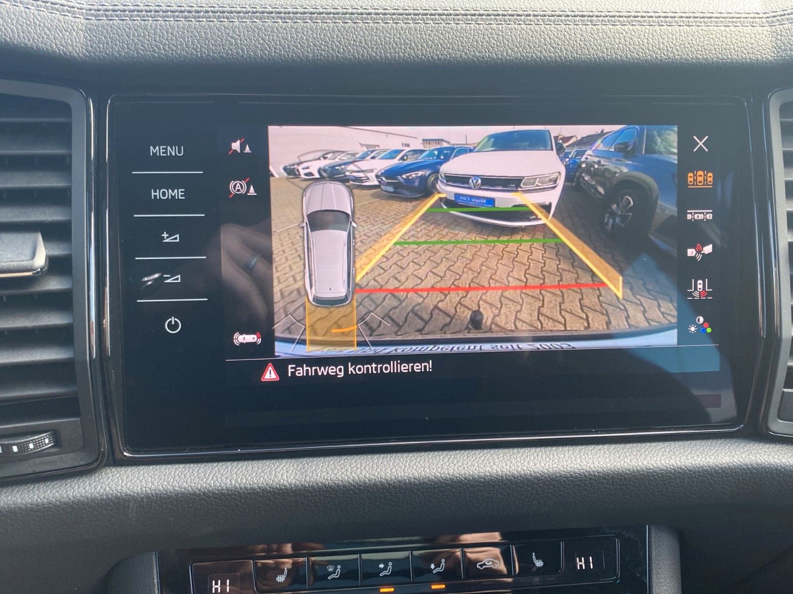 Fahrzeugabbildung SKODA Kodiaq 2.0 TSI 4x4 Sportline *Matrix*Pano*AHK*