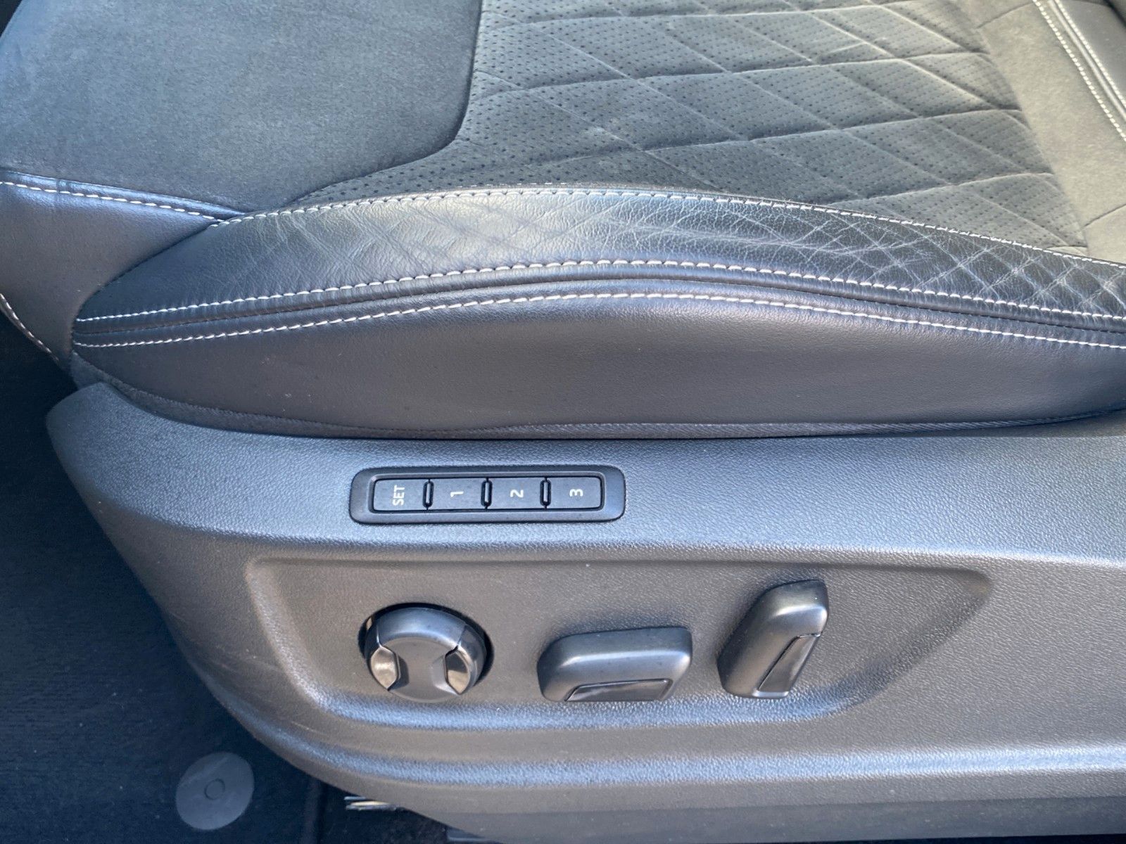 Fahrzeugabbildung SKODA Kodiaq 2.0 TSI 4x4 Sportline *Matrix*Pano*AHK*