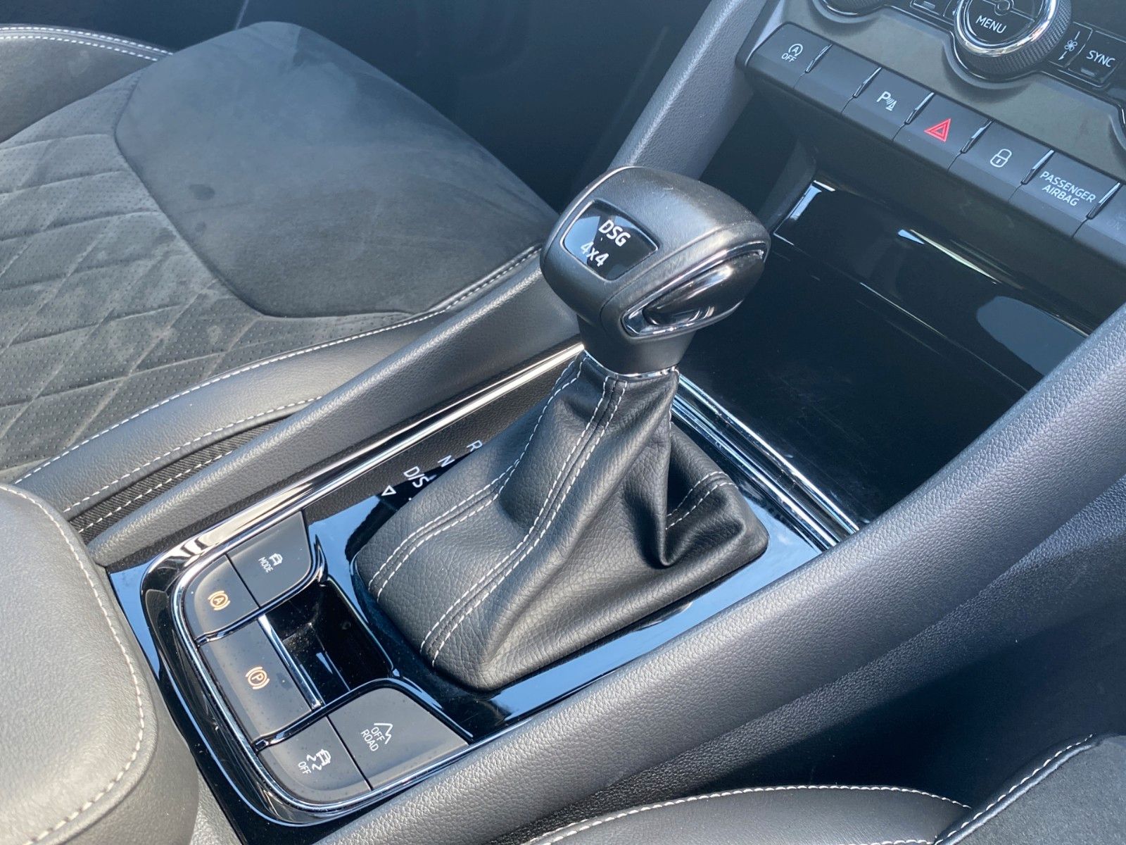 Fahrzeugabbildung SKODA Kodiaq 2.0 TSI 4x4 Sportline *Matrix*Pano*AHK*