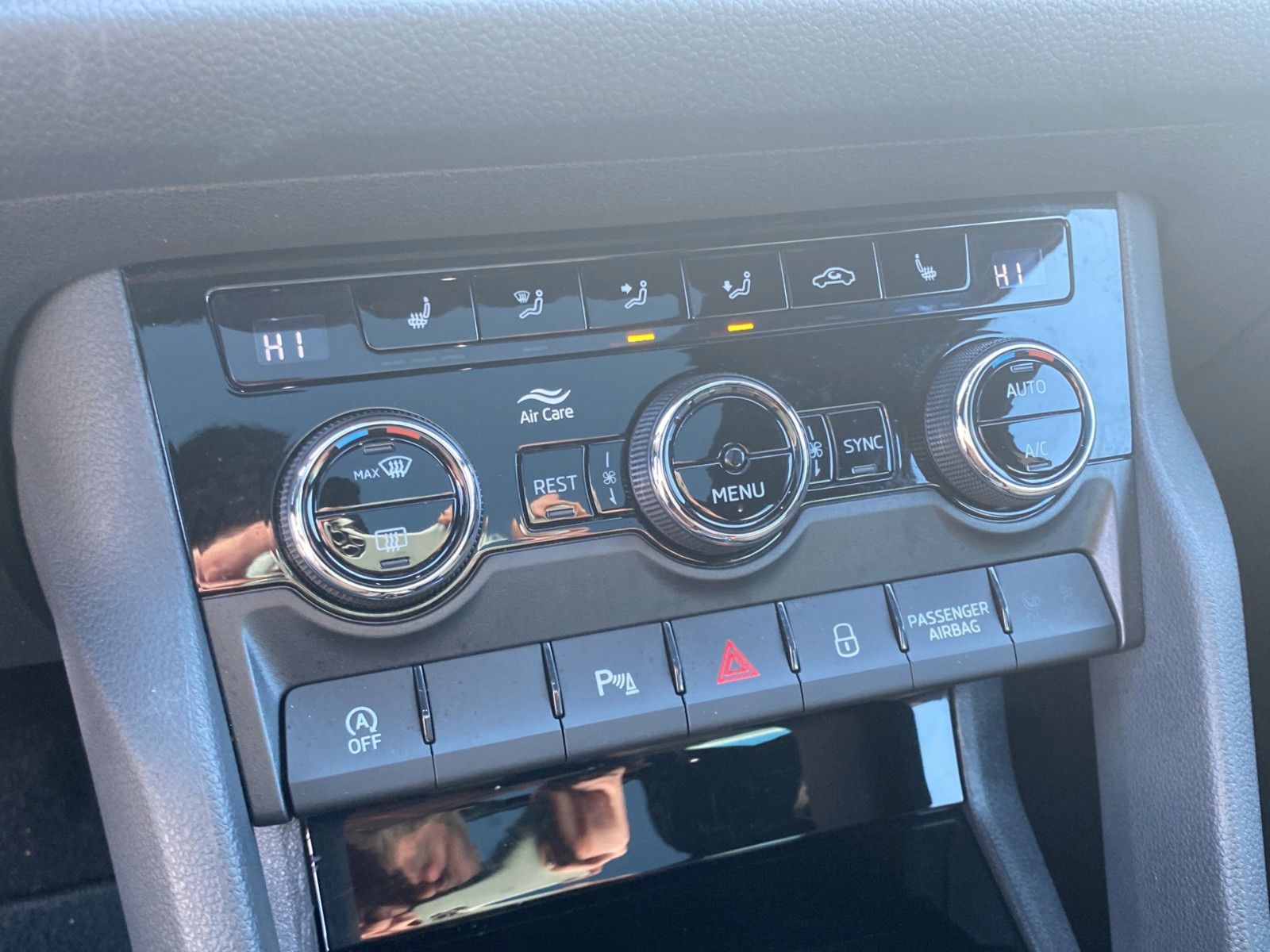 Fahrzeugabbildung SKODA Kodiaq 2.0 TSI 4x4 Sportline *Matrix*Pano*AHK*