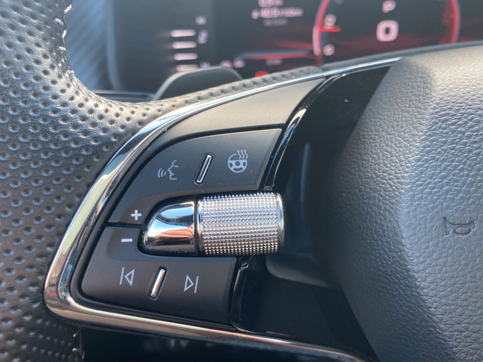 Fahrzeugabbildung SKODA Kodiaq 2.0 TSI 4x4 Sportline *Matrix*Pano*AHK*