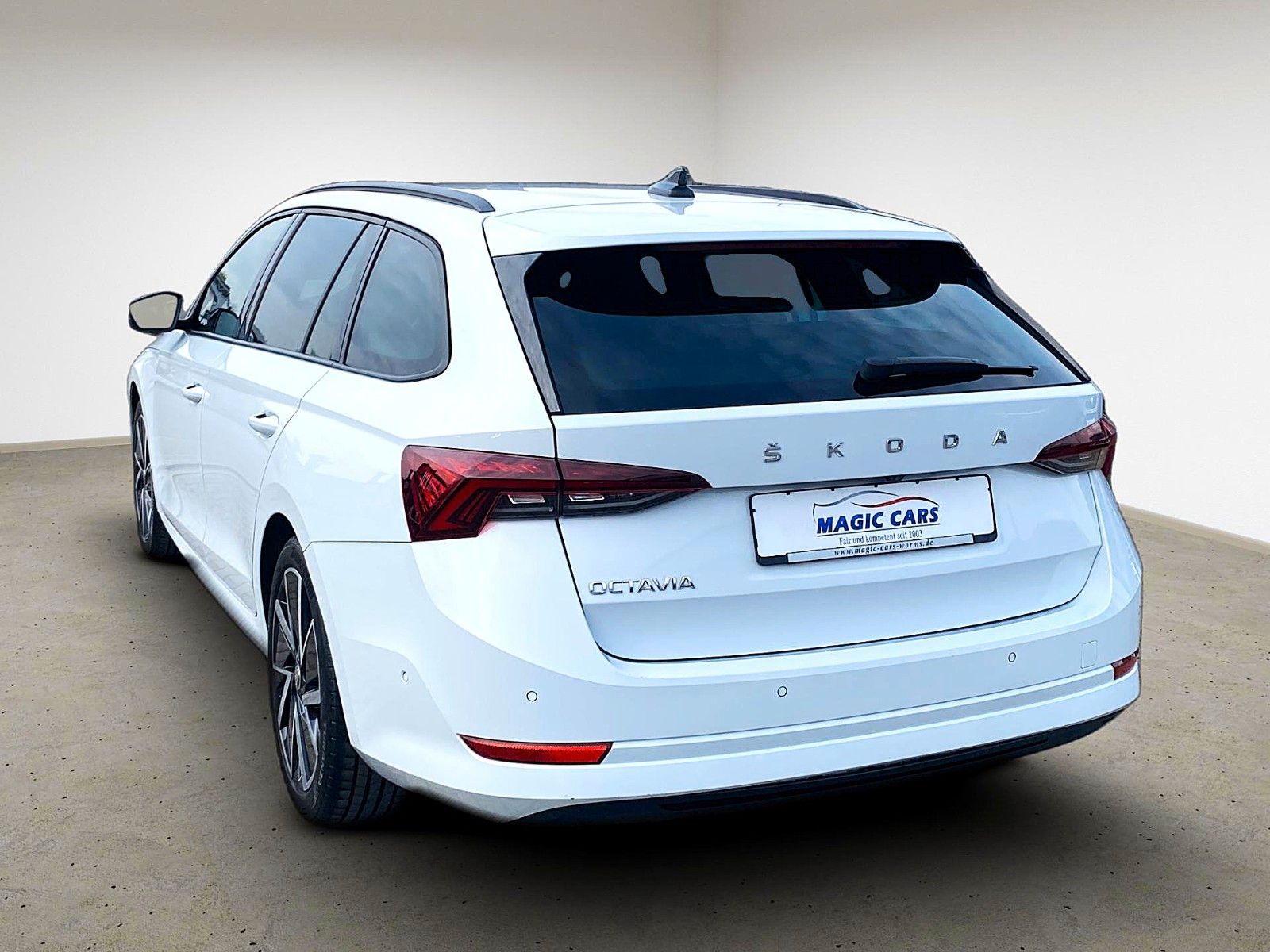 Fahrzeugabbildung SKODA Octavia Combi 2.0 TDI Sportline *Memory*CANTON*