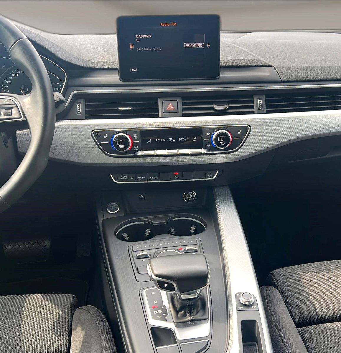 Fahrzeugabbildung Audi A5 Sportback 40TFSI S-Line Black Style*Pano*AHK*