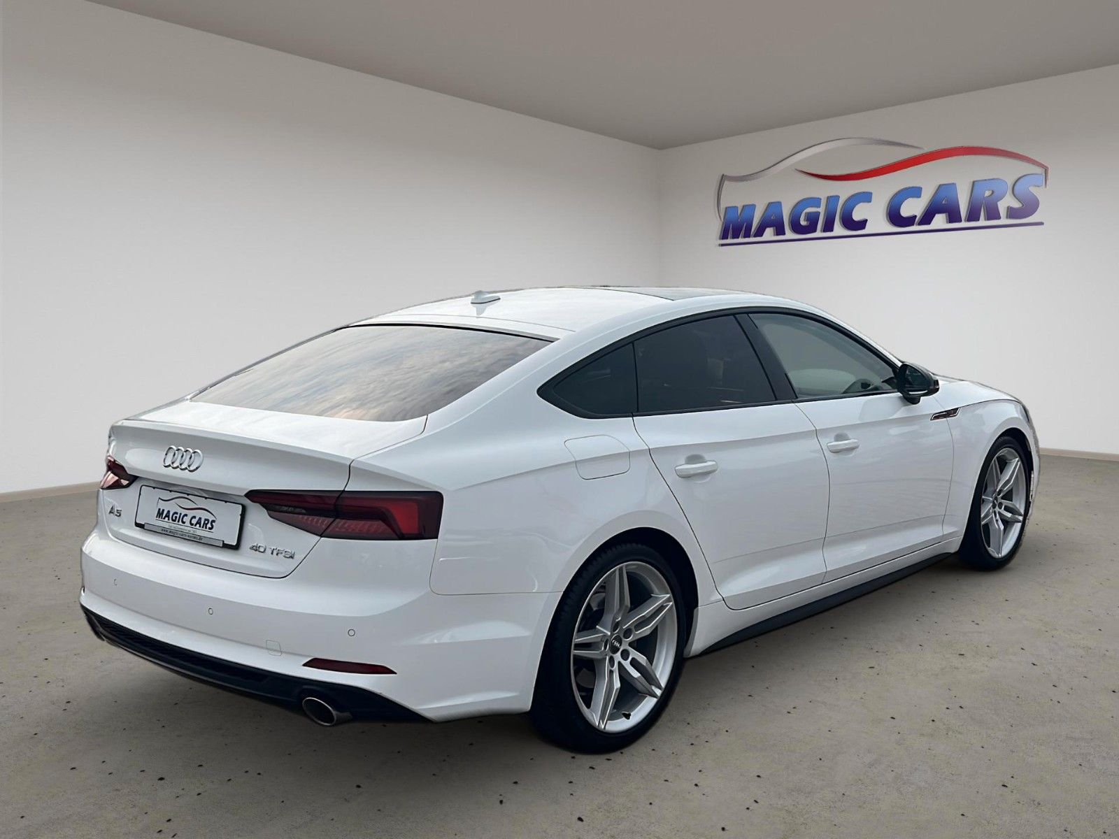 Fahrzeugabbildung Audi A5 Sportback 40TFSI S-Line Black Style*Pano*AHK*
