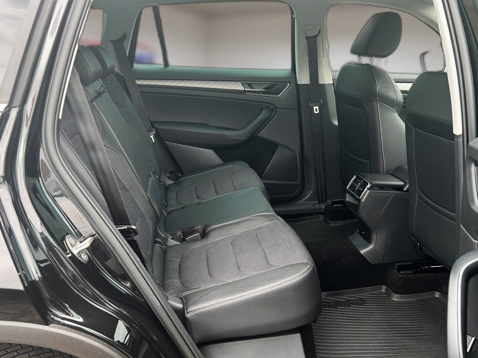 Fahrzeugabbildung SKODA Kodiaq Style 4x4*Auto.*Teilleder*Memory*Abstand*