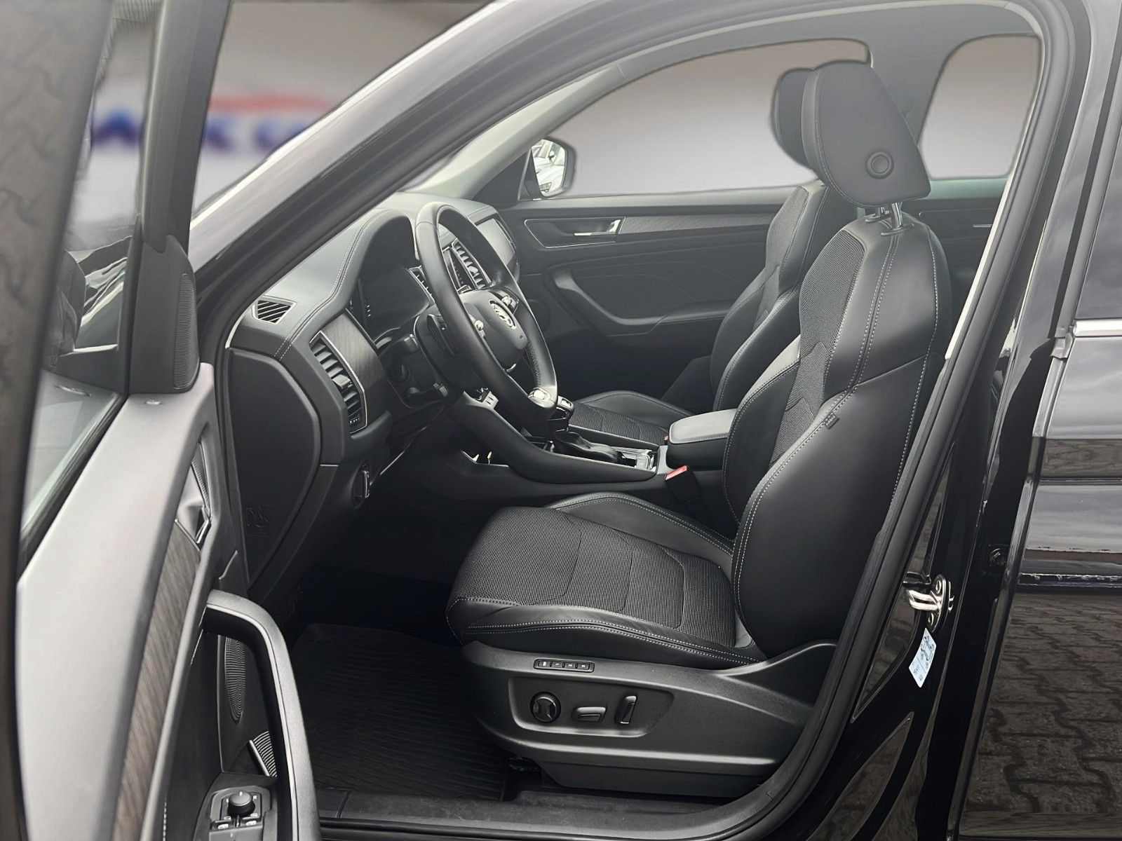Fahrzeugabbildung SKODA Kodiaq Style 4x4*Auto.*Teilleder*Memory*Abstand*