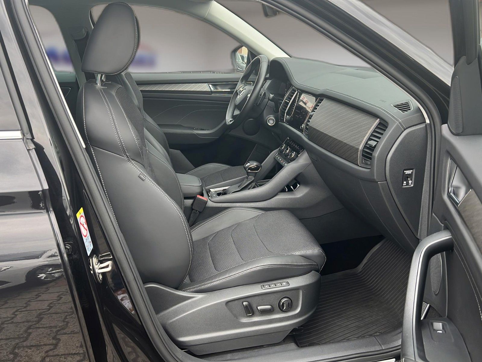 Fahrzeugabbildung SKODA Kodiaq Style 4x4*Auto.*Teilleder*Memory*Abstand*