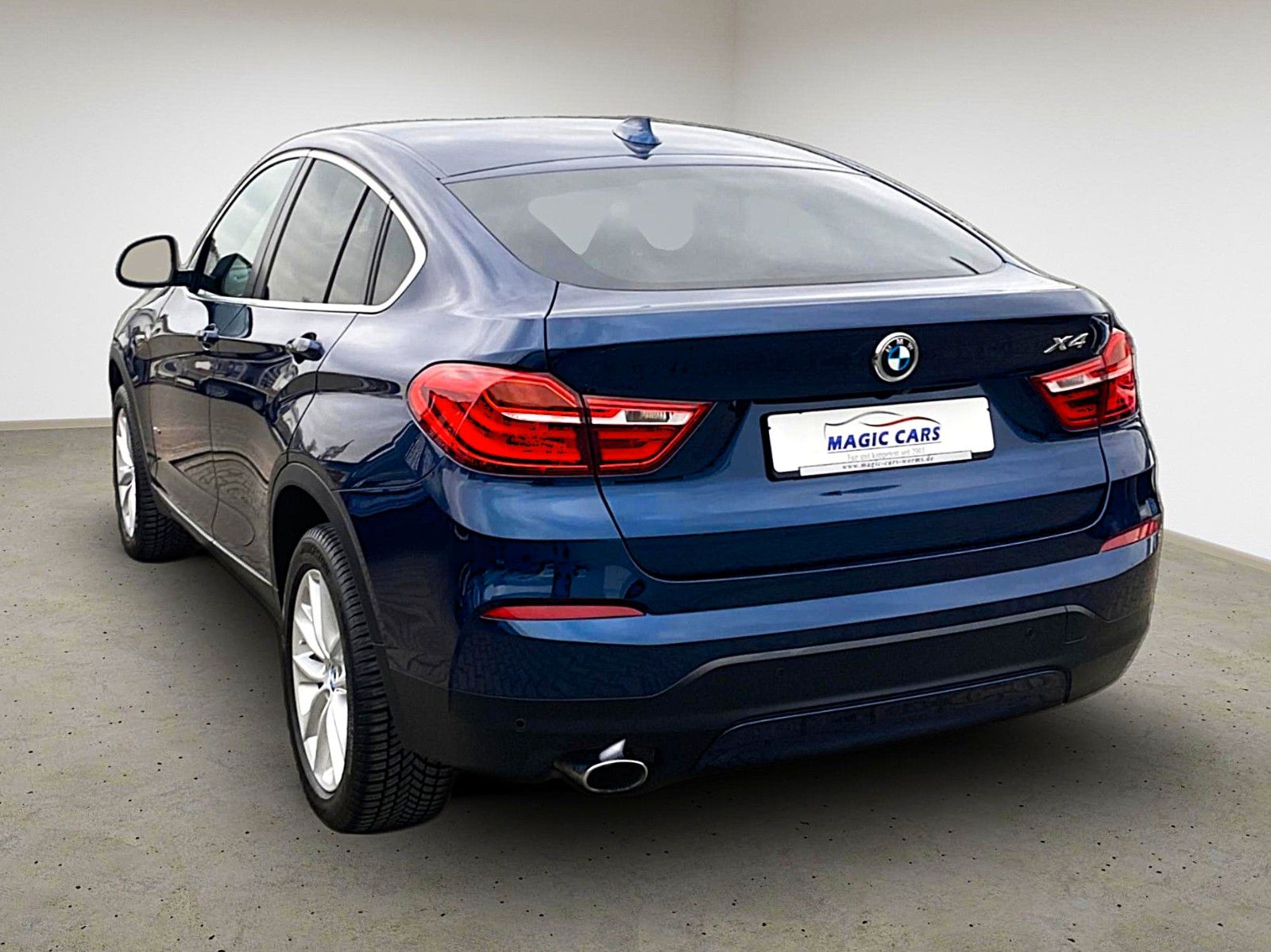 Fahrzeugabbildung BMW X4 xDrive 20 d Advantage*Schiebedach*AHK*Leder*