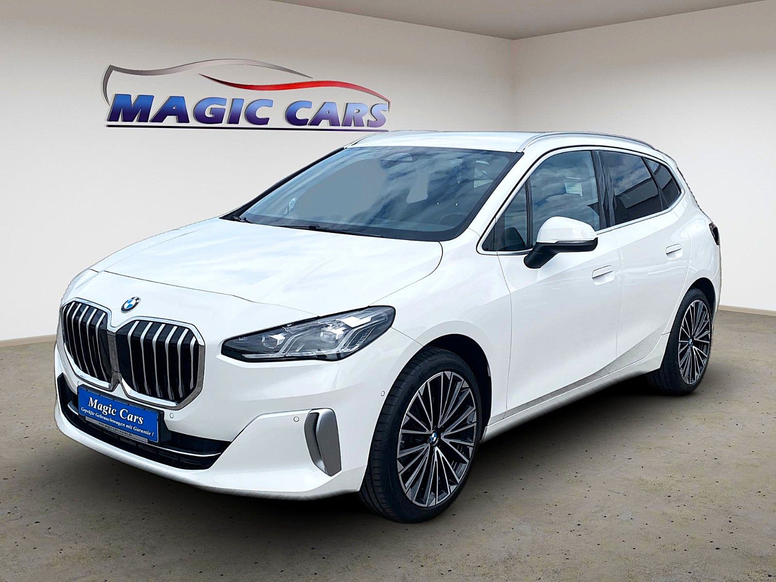 Fahrzeugabbildung BMW 218d Active Tourer Luxury Line *LED*AHK*LIVE*