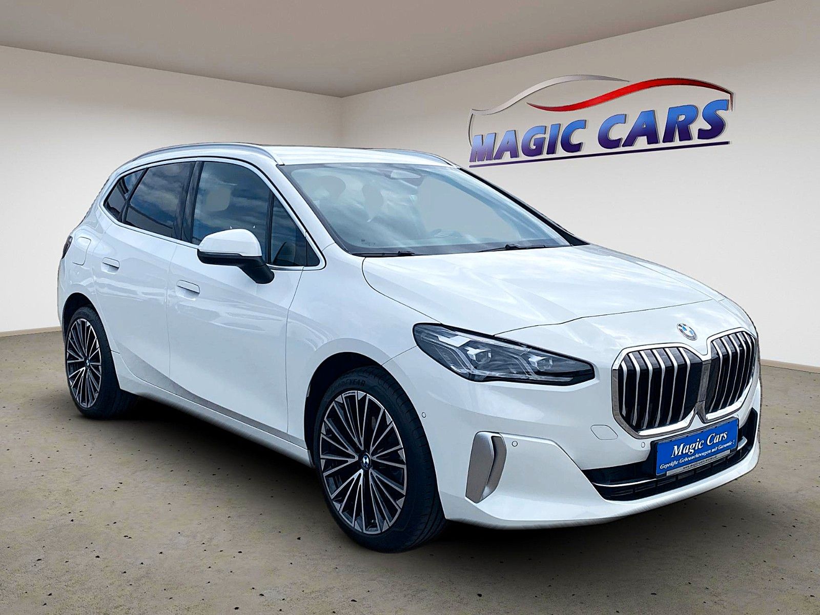 Fahrzeugabbildung BMW 218d Active Tourer Luxury Line *LED*AHK*LIVE*