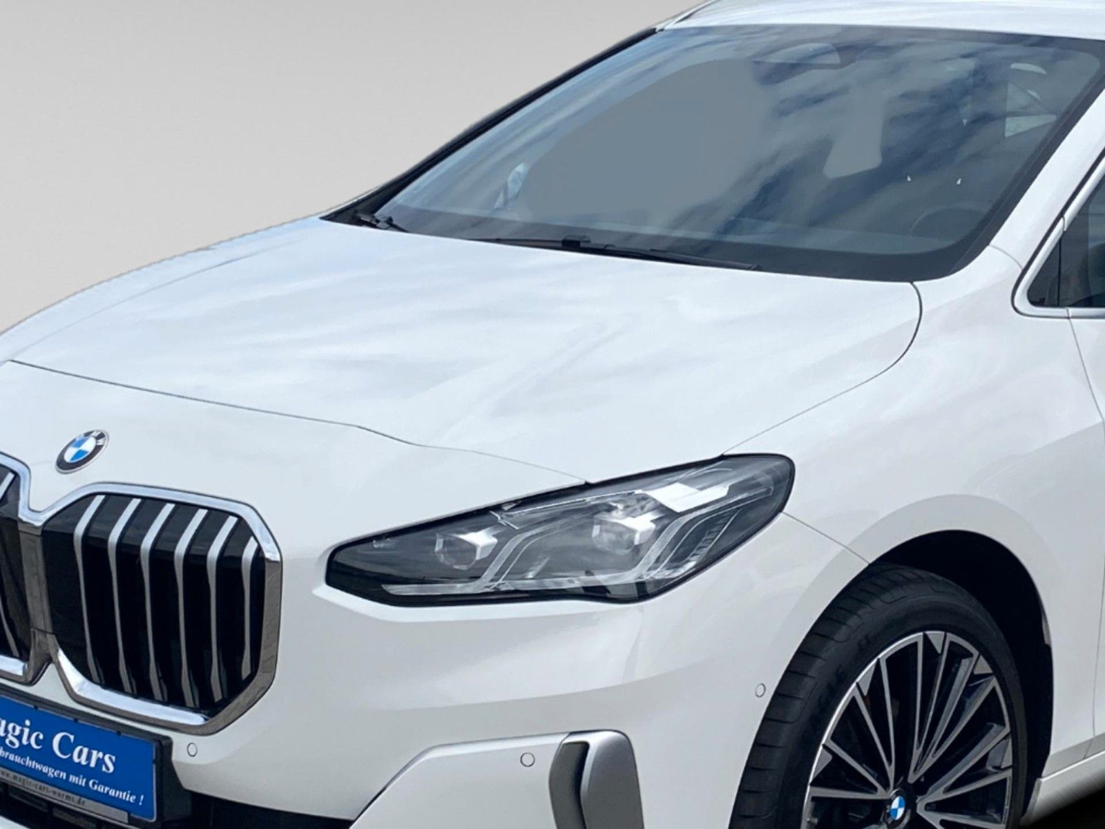 Fahrzeugabbildung BMW 218d Active Tourer Luxury Line *LED*AHK*LIVE*