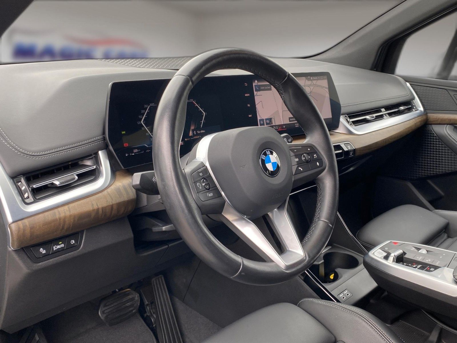 Fahrzeugabbildung BMW 218d Active Tourer Luxury Line *LED*AHK*LIVE*