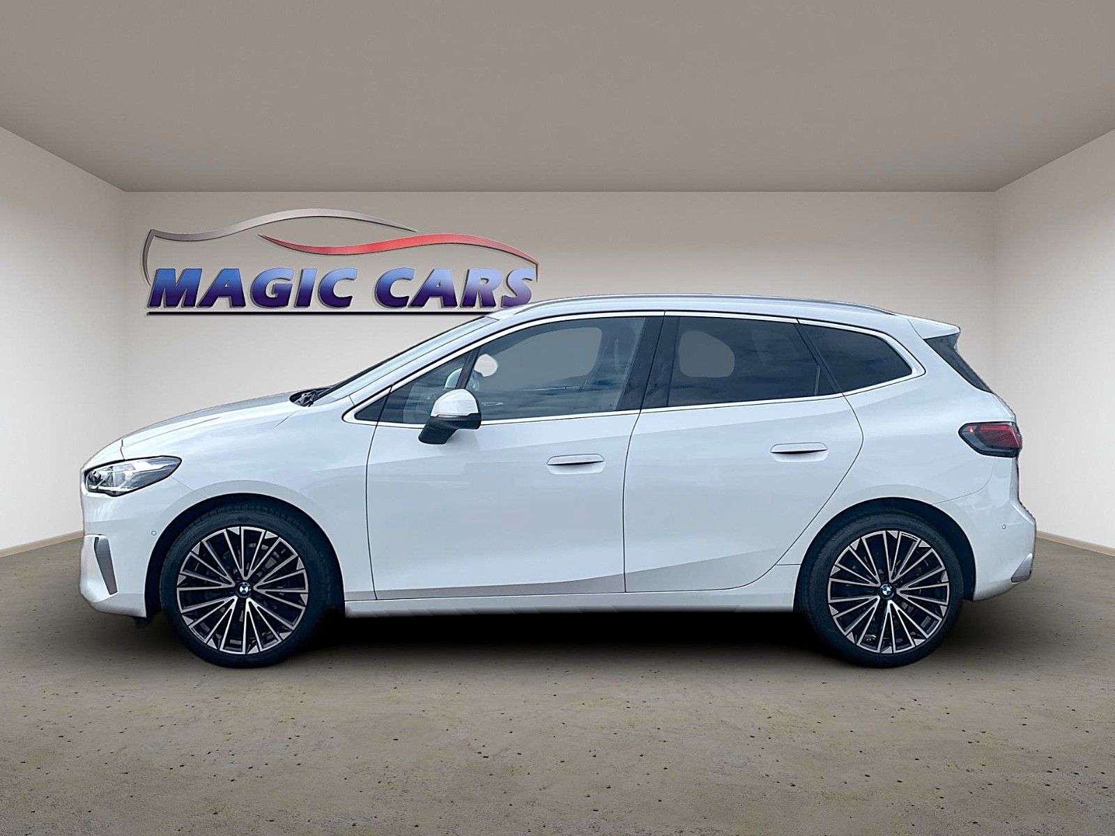 Fahrzeugabbildung BMW 218d Active Tourer Luxury Line *LED*AHK*LIVE*