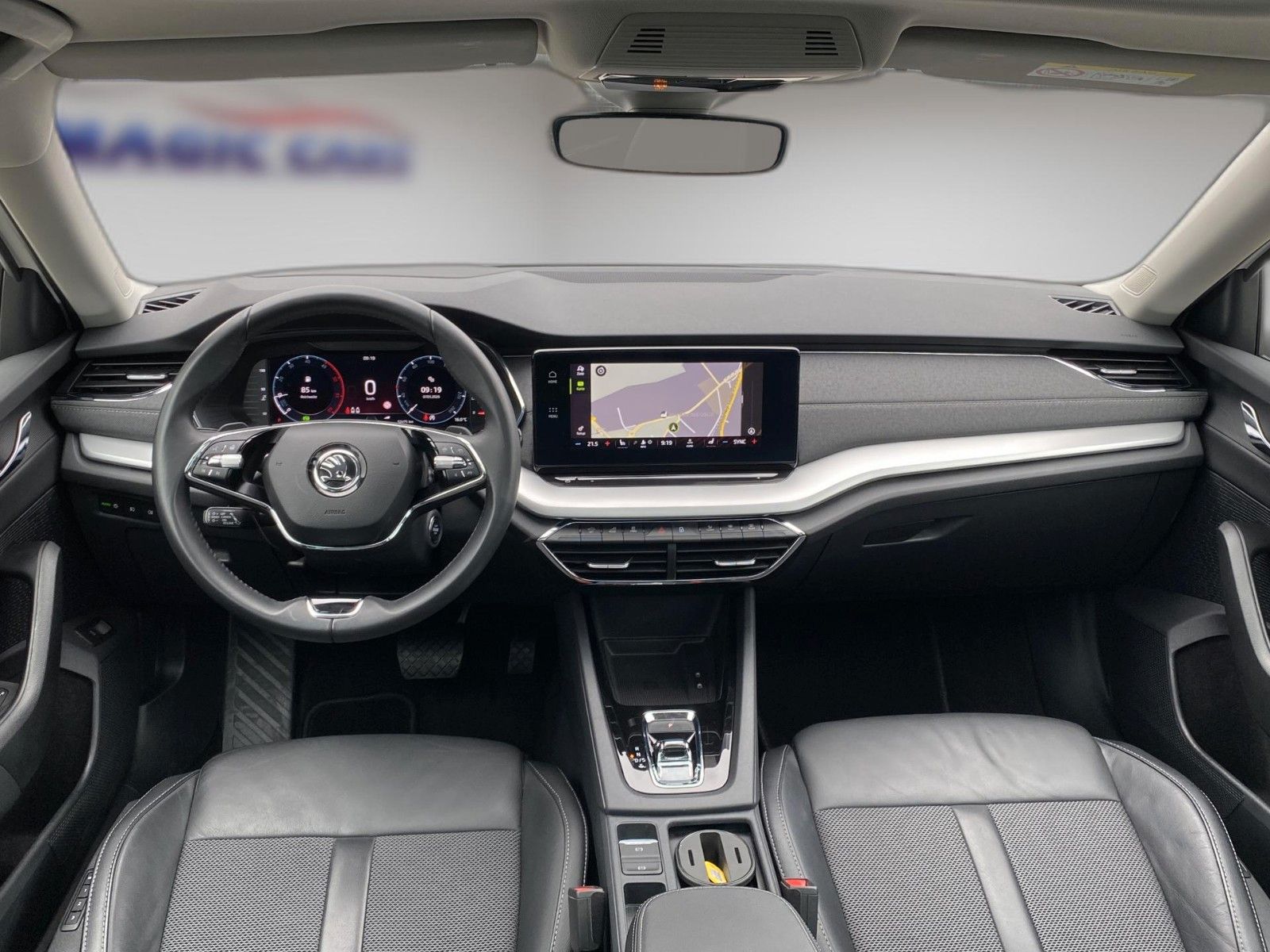 Fahrzeugabbildung SKODA Octavia Combi Selection Plus *Mega-Ausstattung*