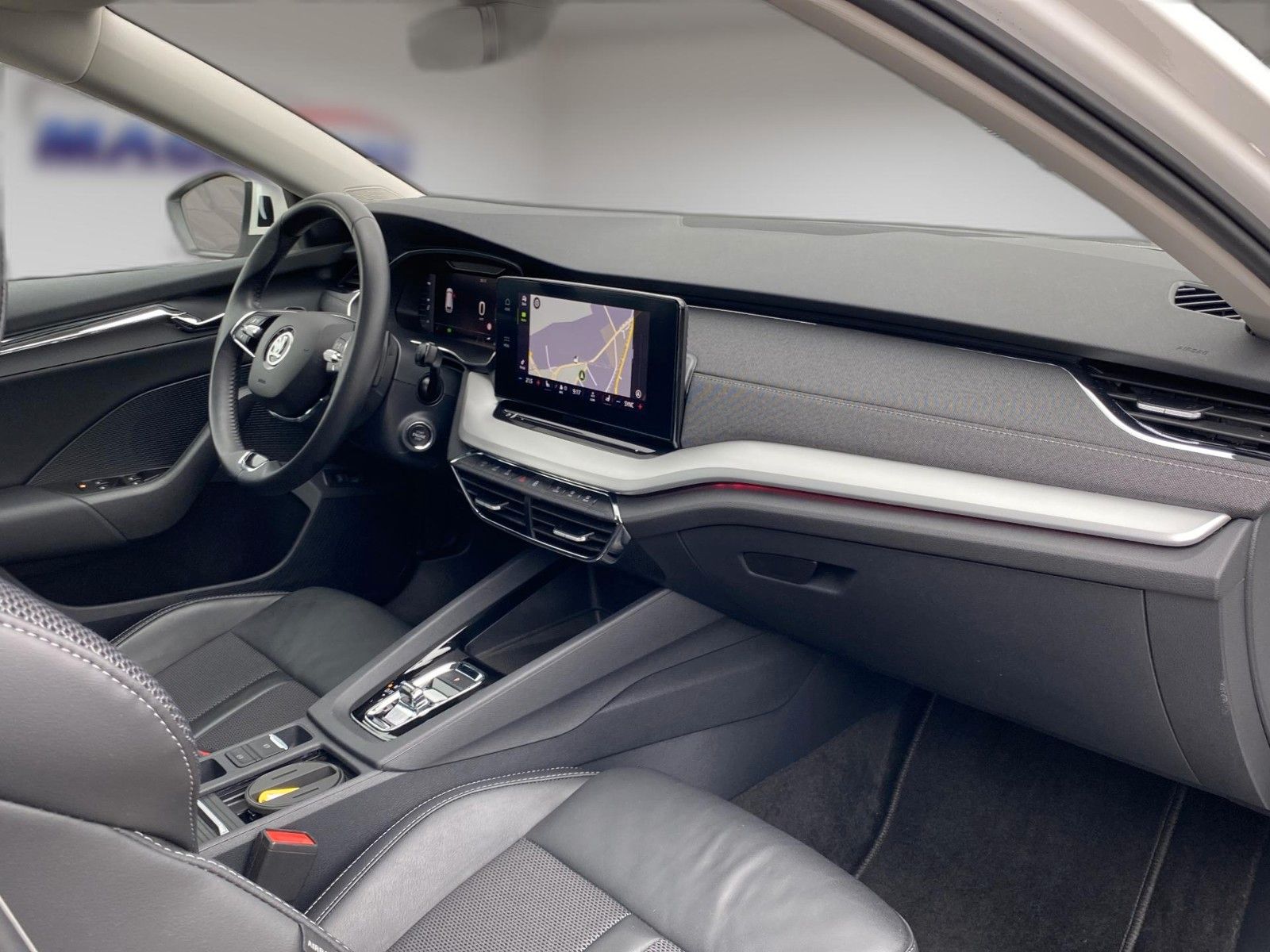 Fahrzeugabbildung SKODA Octavia Combi Selection Plus *Mega-Ausstattung*