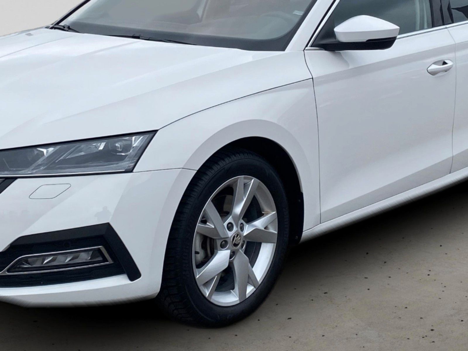 Fahrzeugabbildung SKODA Octavia Combi Selection Plus *Mega-Ausstattung*