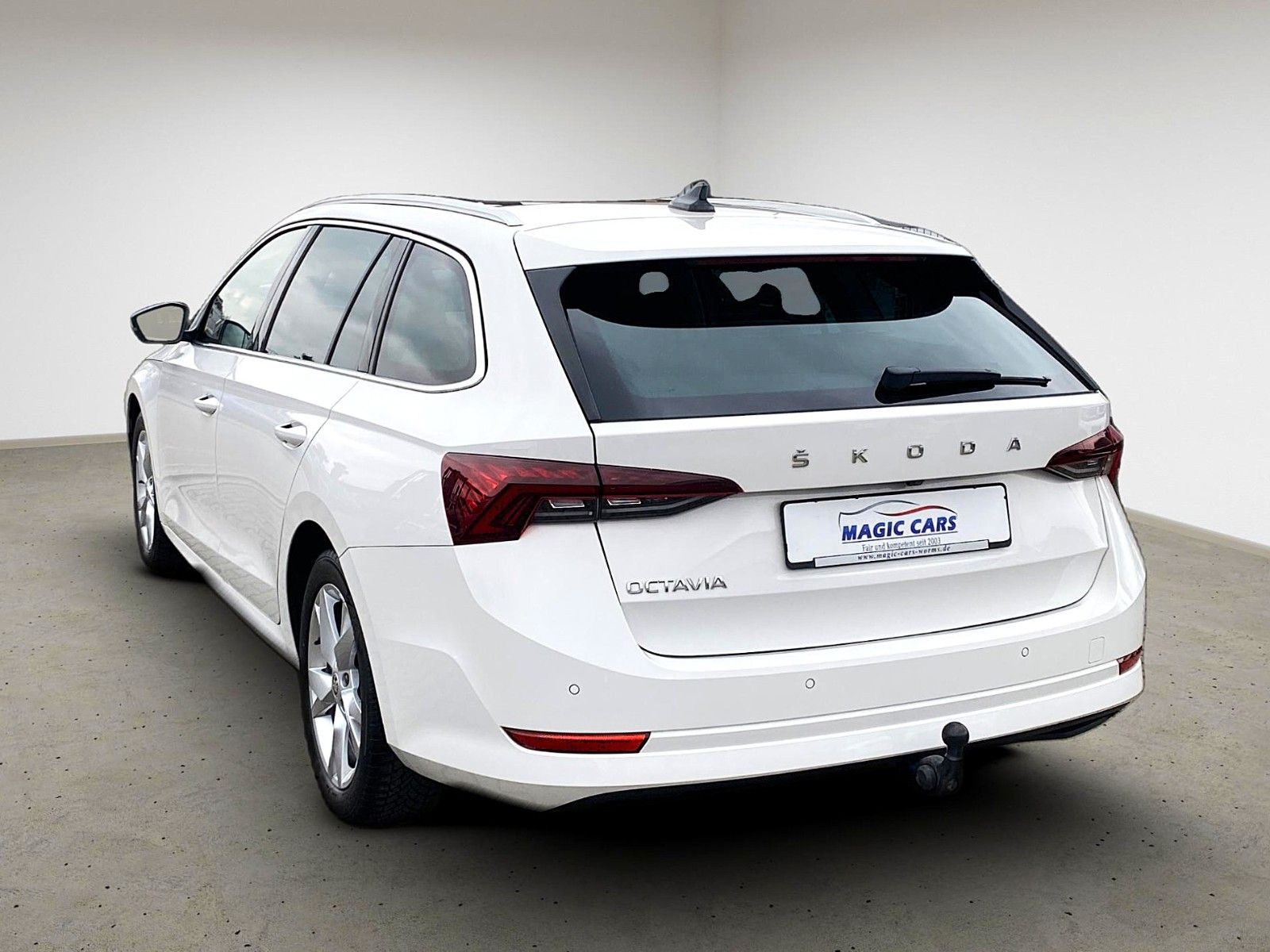 Fahrzeugabbildung SKODA Octavia Combi Selection Plus *Mega-Ausstattung*