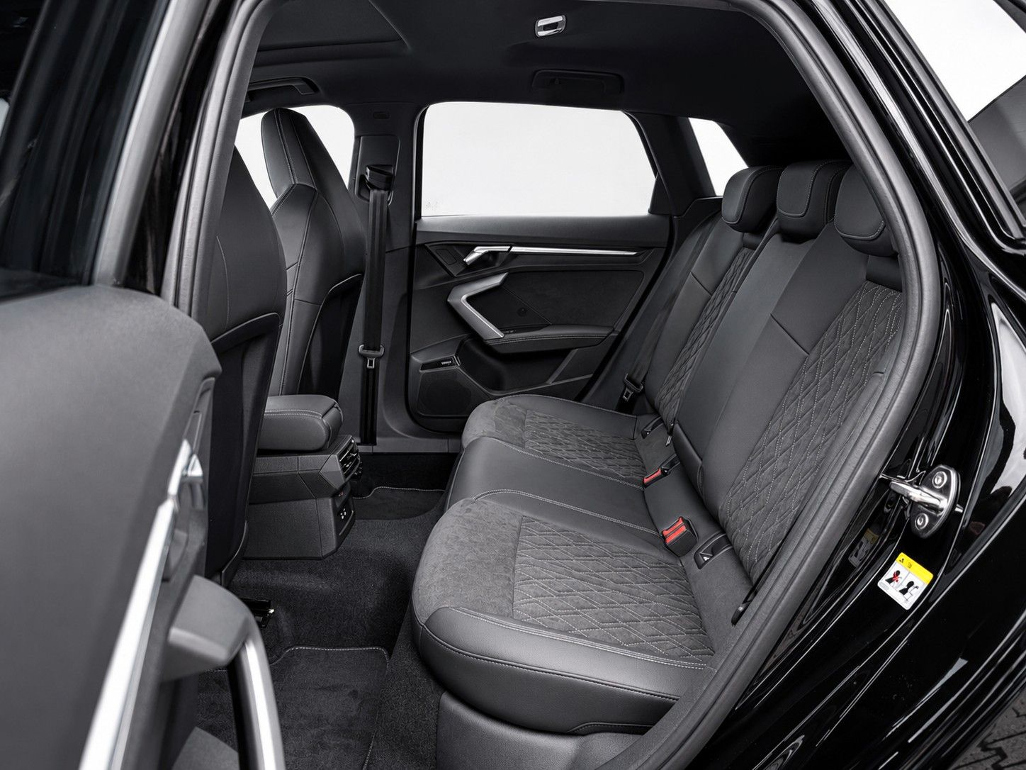 Fahrzeugabbildung Audi A3 TFSIe Sportback S line *Pano*LED*Raute*SONOS*