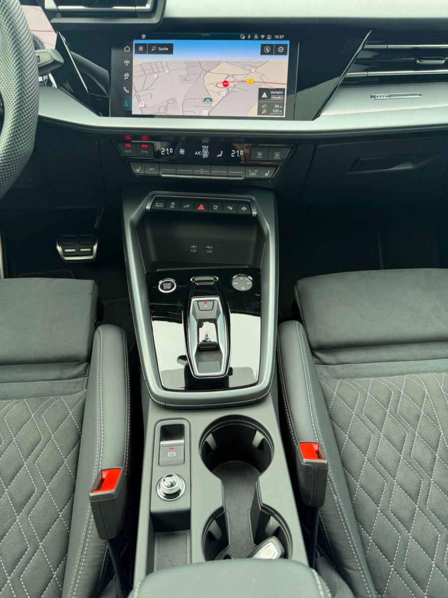 Fahrzeugabbildung Audi A3 TFSIe Sportback S line *Pano*LED*Raute*SONOS*