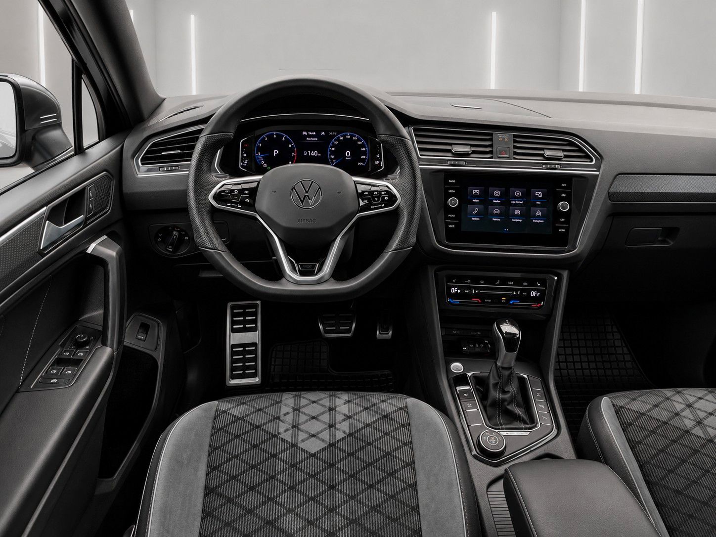 Fahrzeugabbildung Volkswagen Tiguan Allspace 2.0 TSI 4MDSG R-Line *Pano*AHK*