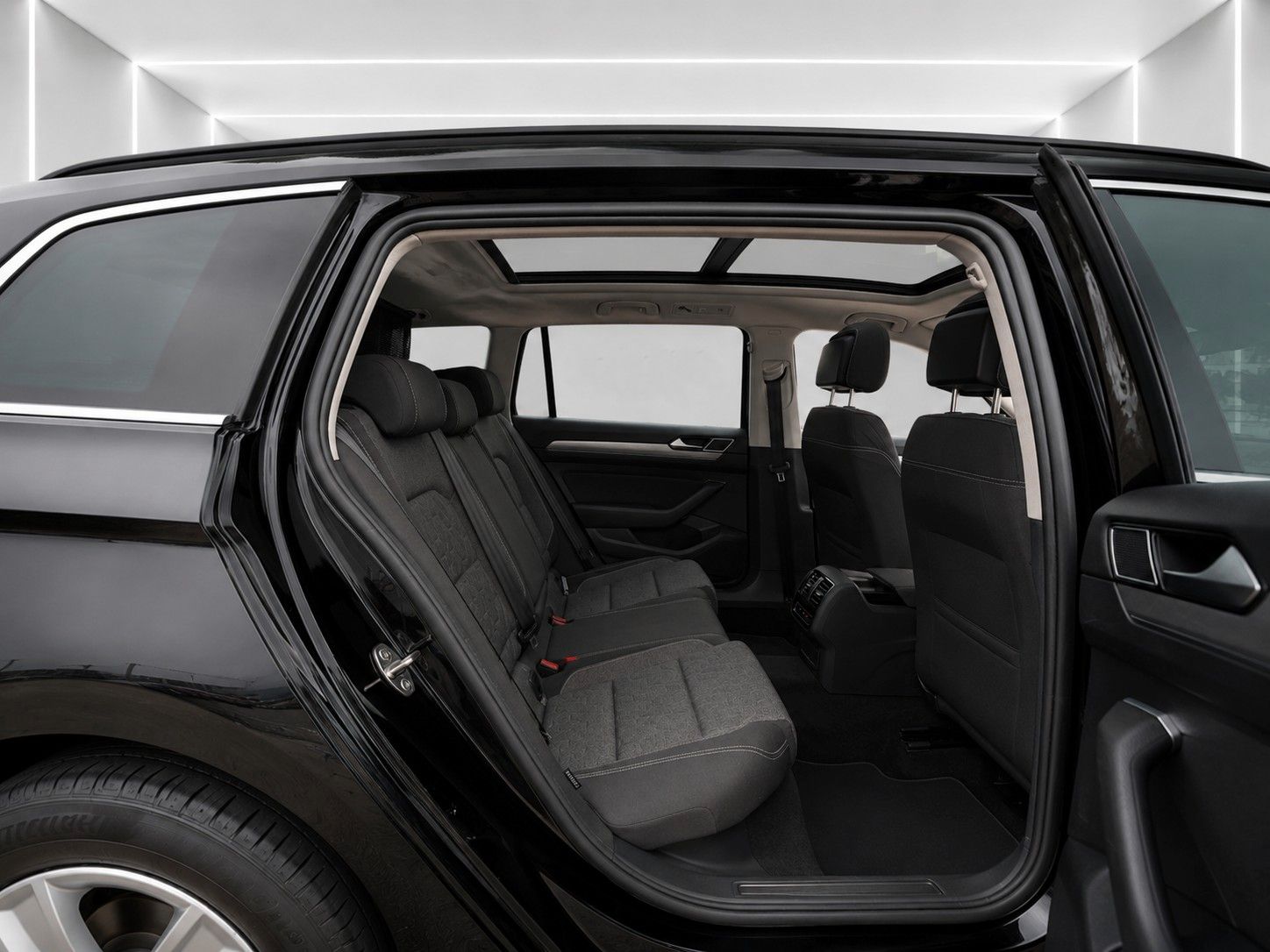 Fahrzeugabbildung Volkswagen Passat Variant 2.0 TDI Business*PANO*MATRIX*AHK*
