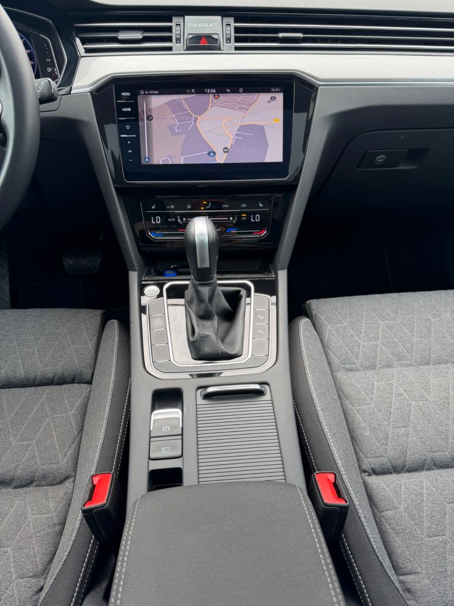 Fahrzeugabbildung Volkswagen Passat Variant 2.0 TDI Business*PANO*MATRIX*AHK*