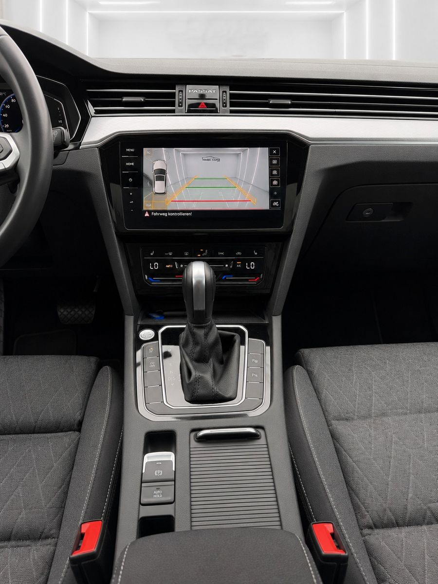 Fahrzeugabbildung Volkswagen Passat Variant 2.0 TDI Business*PANO*MATRIX*AHK*