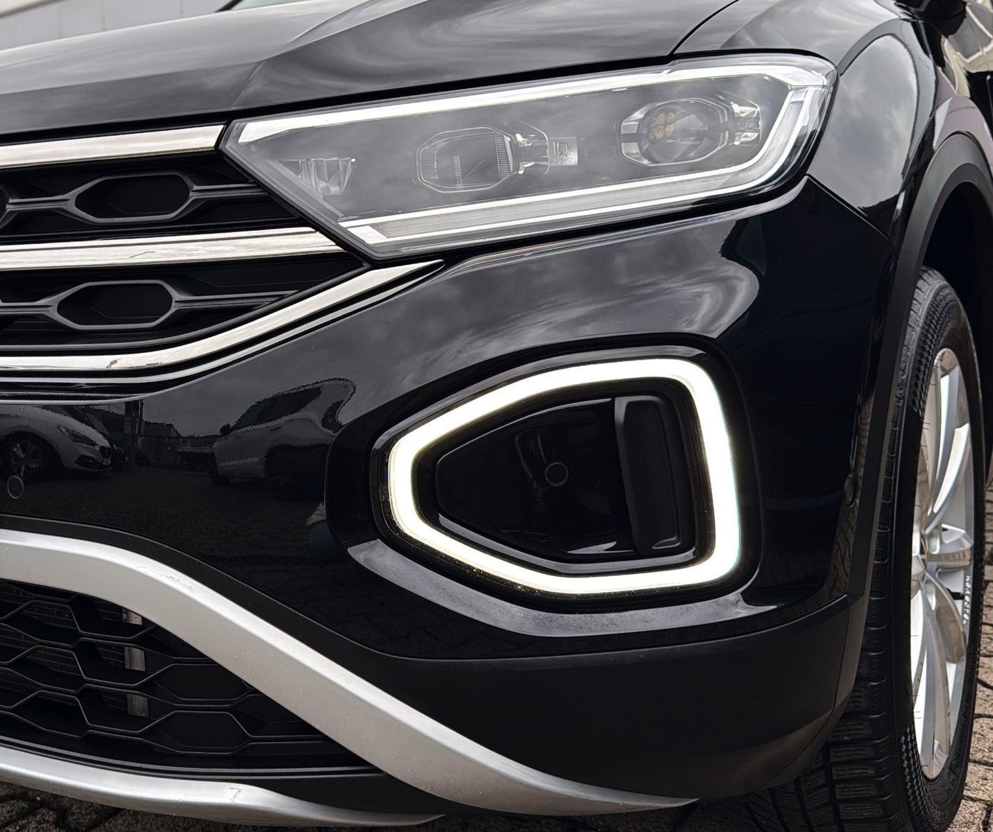 Fahrzeugabbildung Volkswagen T-Roc Style 4Motion*Standheizung*Drive*IQ LED*