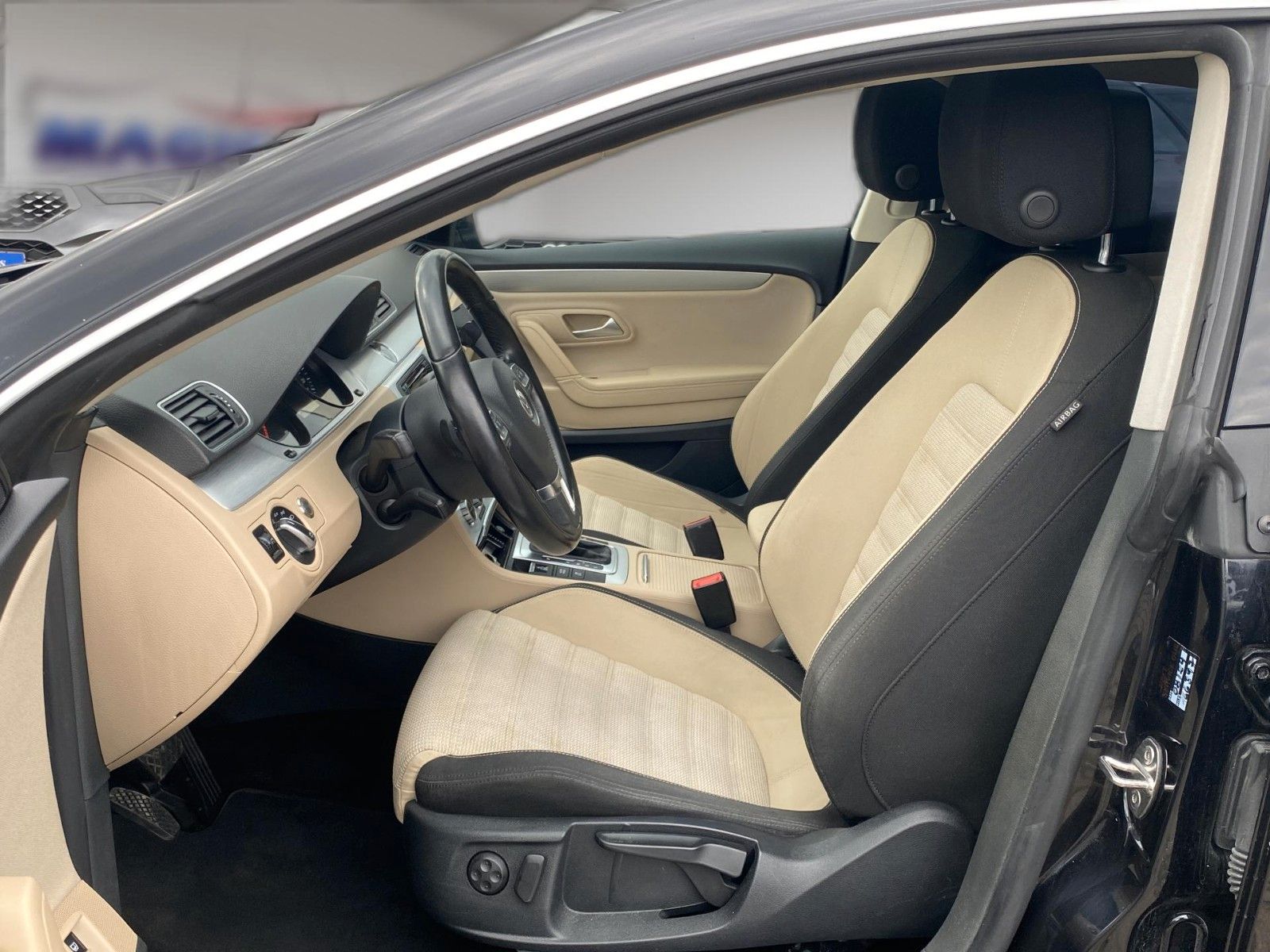 Fahrzeugabbildung Volkswagen Passat CC 2.0 TDI DSG *Xenon*Navigation*Kamera*