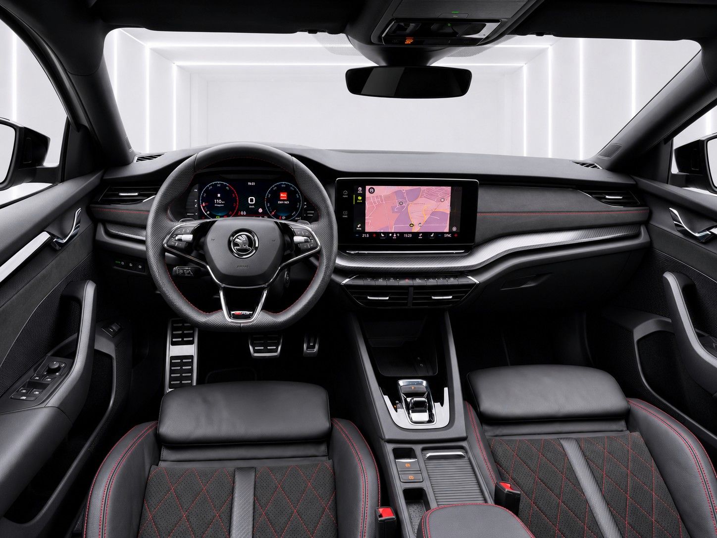 Fahrzeugabbildung SKODA Octavia Combi 2.0 TDI DSG RS*Matrix*Massage*AHK*