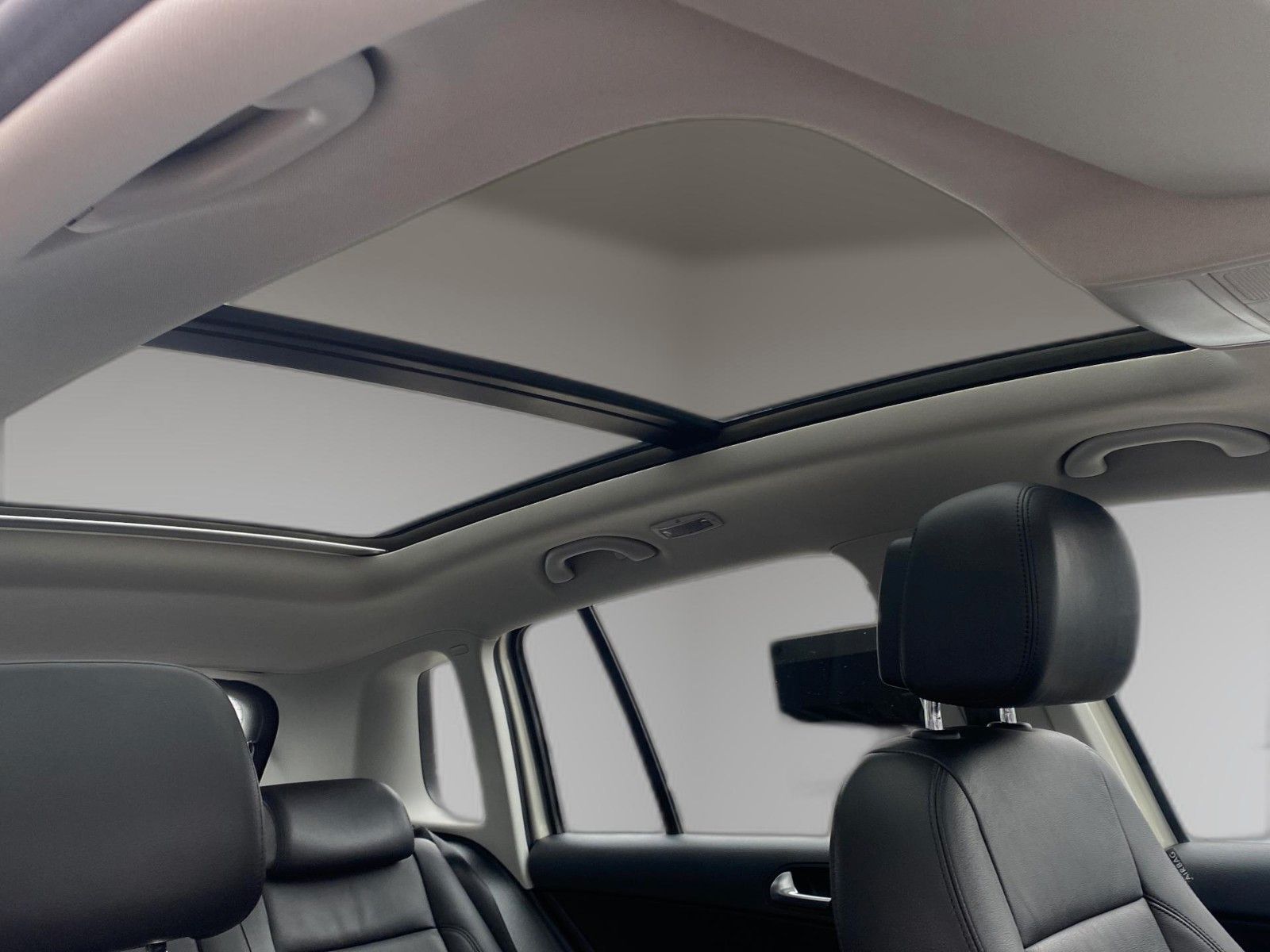 Fahrzeugabbildung Volkswagen Tiguan Trend & Fun BMT*Leder*Pano-Dach*AHK*