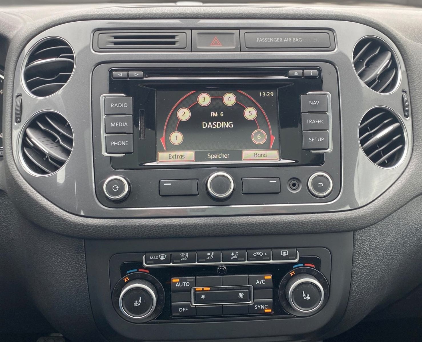 Fahrzeugabbildung Volkswagen Tiguan Trend & Fun BMT*Leder*Pano-Dach*AHK*