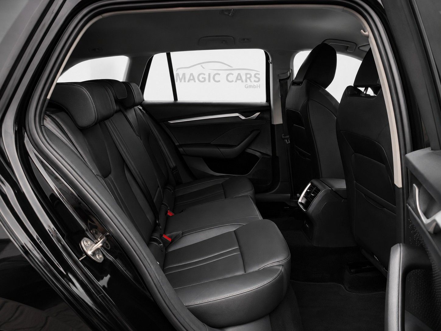 Fahrzeugabbildung SKODA Octavia Combi 2.0 TDI Selection *Matrix*Leder*