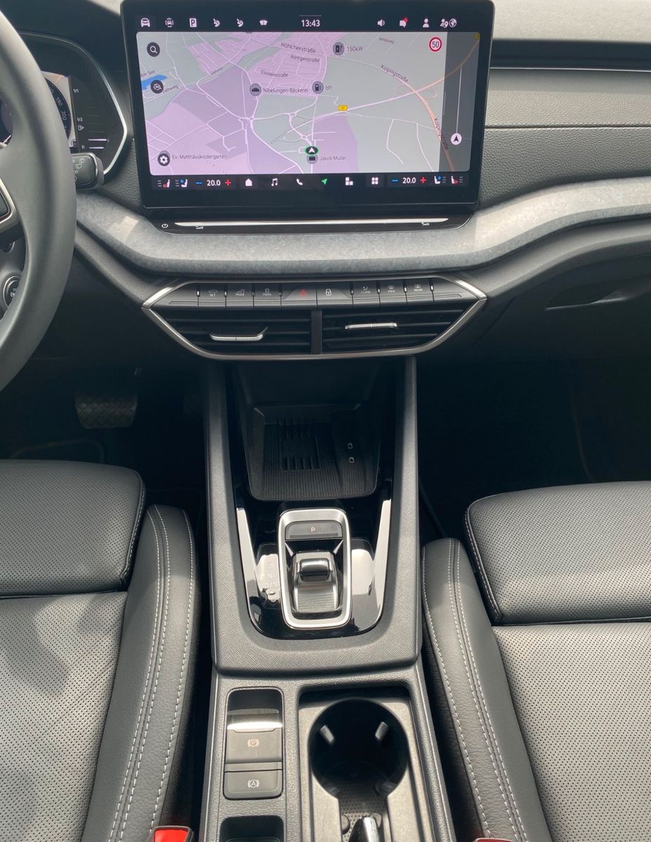 Fahrzeugabbildung SKODA Octavia Combi 2.0 TDI Selection *Matrix*Leder*