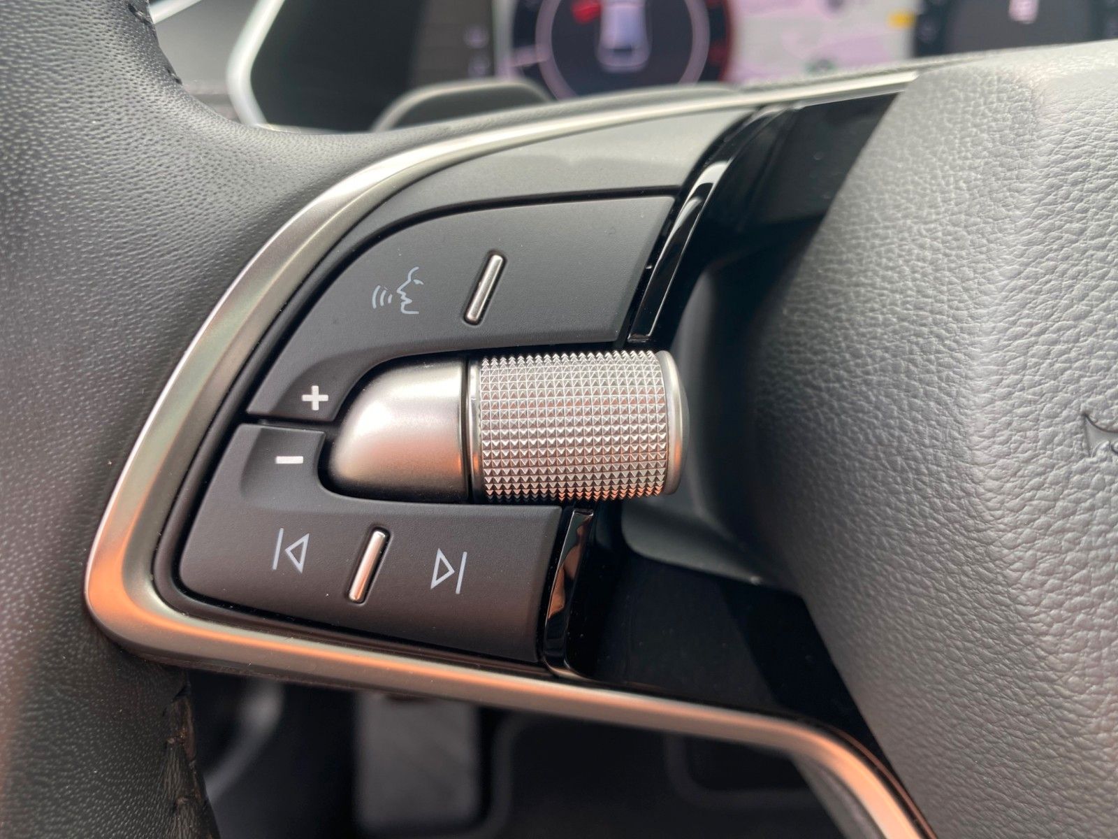 Fahrzeugabbildung SKODA Octavia Combi 2.0 TDI Selection *Matrix*Leder*