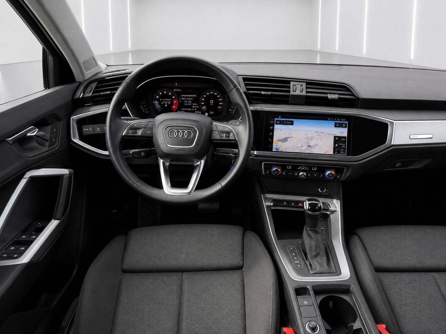 Fahrzeugabbildung Audi Q3 35 TFSI advanced*Autom.*AHK*LED*Navi*Spur*DAB