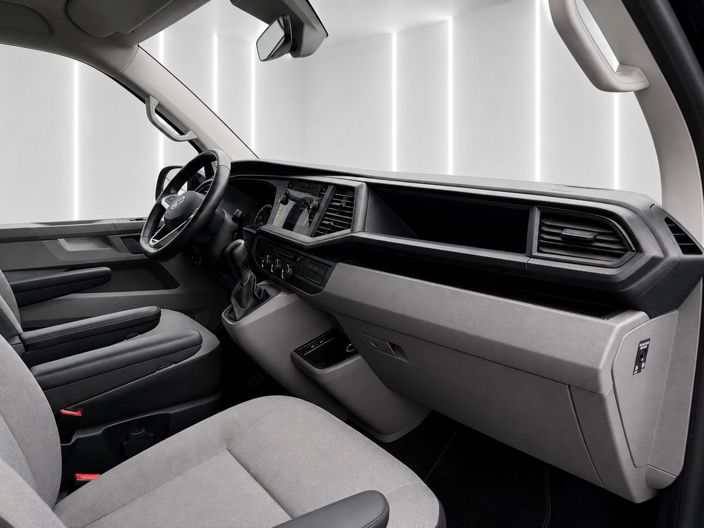 Fahrzeugabbildung Volkswagen T6 Bulli DSG*LED*5 Sitzer*AHK*Kamera*SHZ*1.Hand*