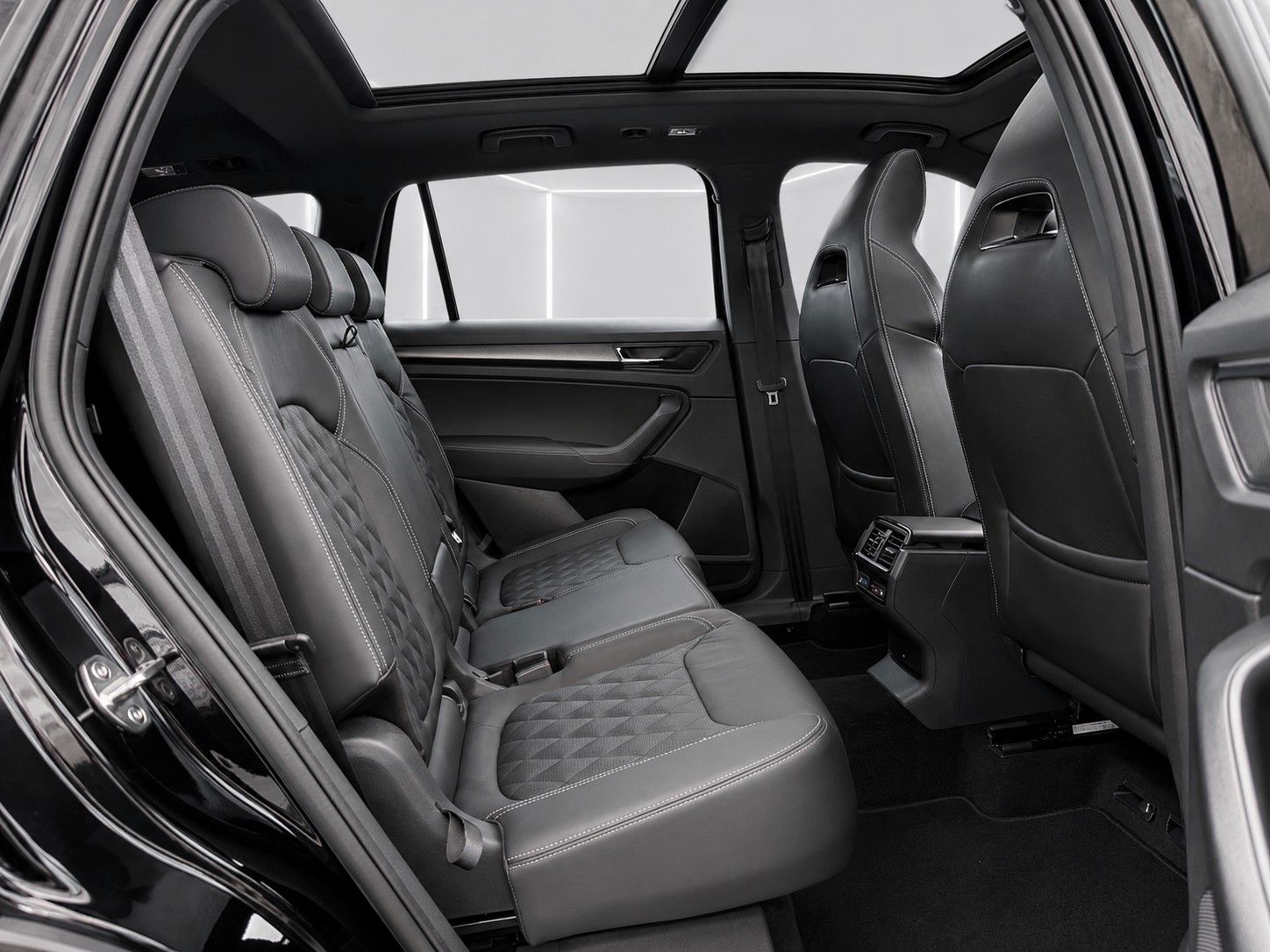 Fahrzeugabbildung SKODA Kodiaq 2.0 TSI 4x4 DSG Sportline*7-Sitze*Matrix*