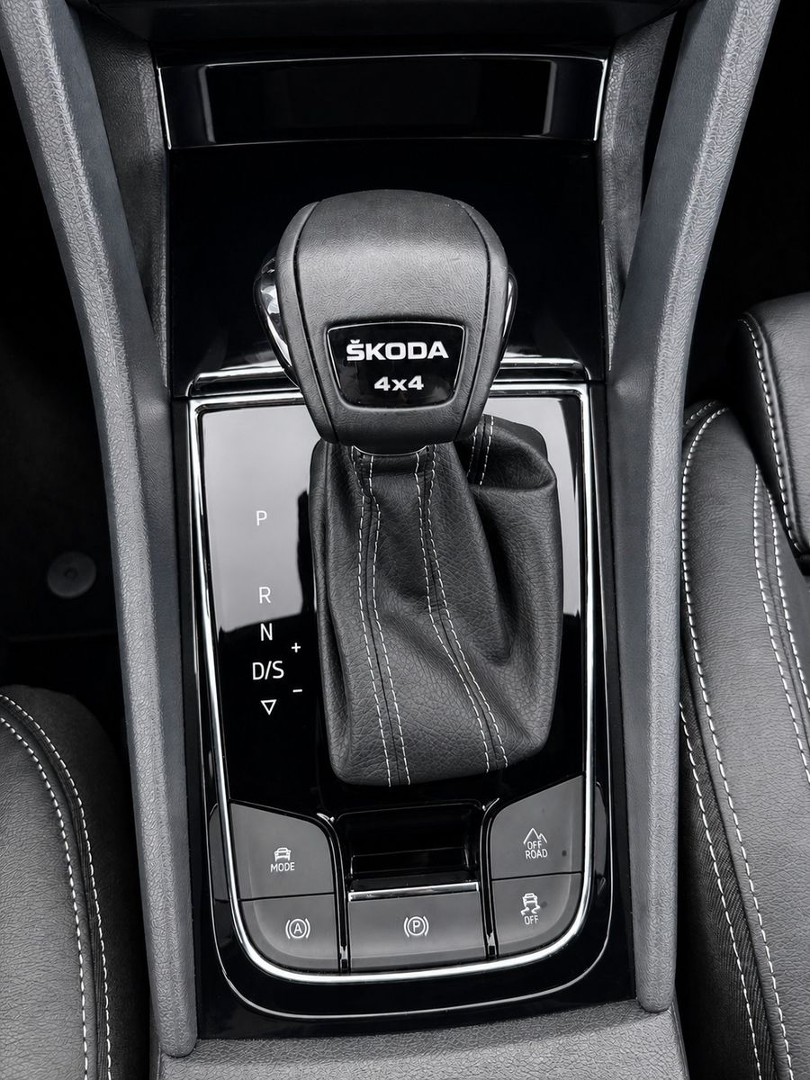 Fahrzeugabbildung SKODA Kodiaq 2.0 TSI 4x4 DSG Sportline*7-Sitze*Matrix*
