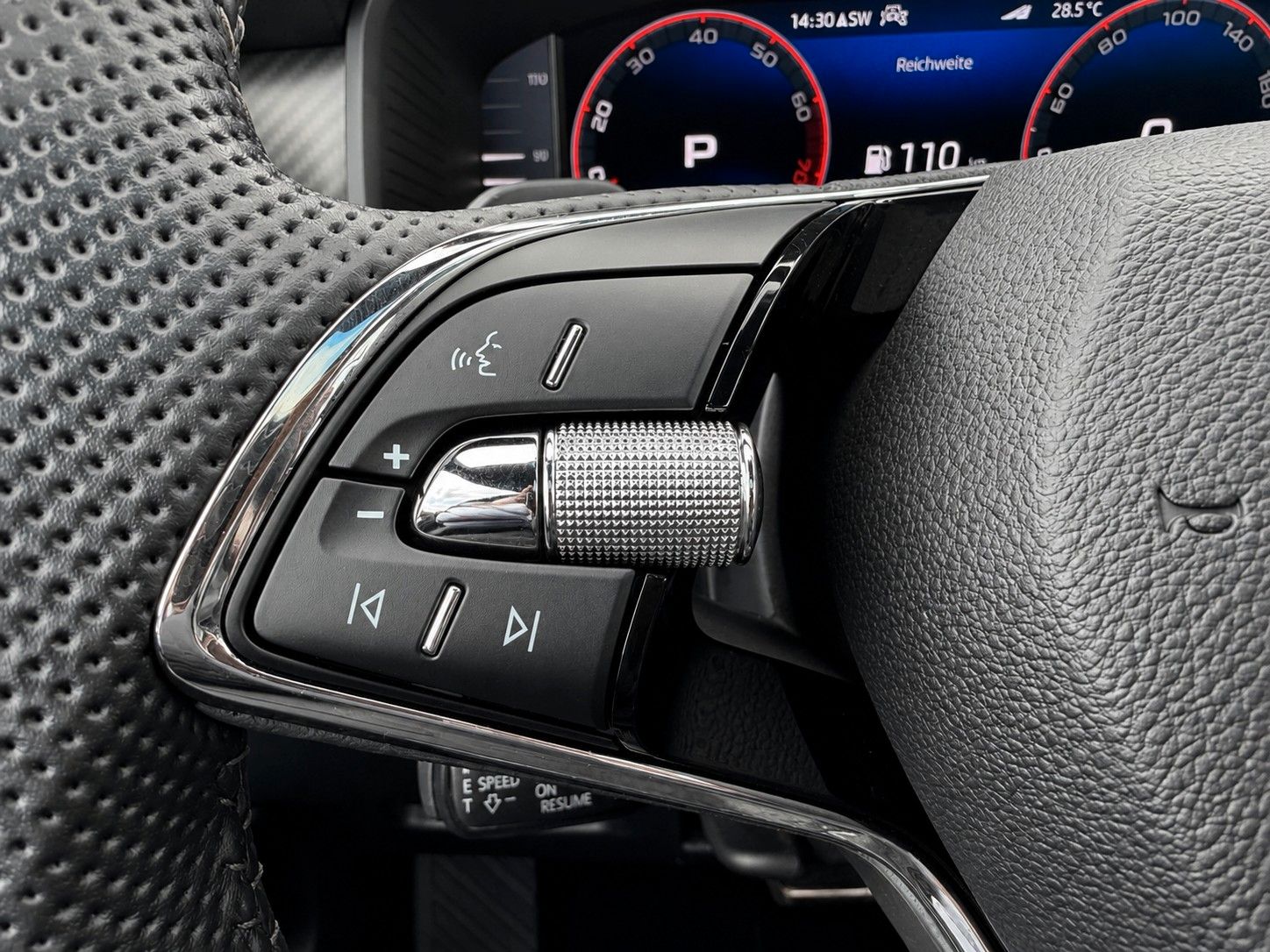 Fahrzeugabbildung SKODA Kodiaq 2.0 TSI 4x4 DSG Sportline*7-Sitze*Matrix*