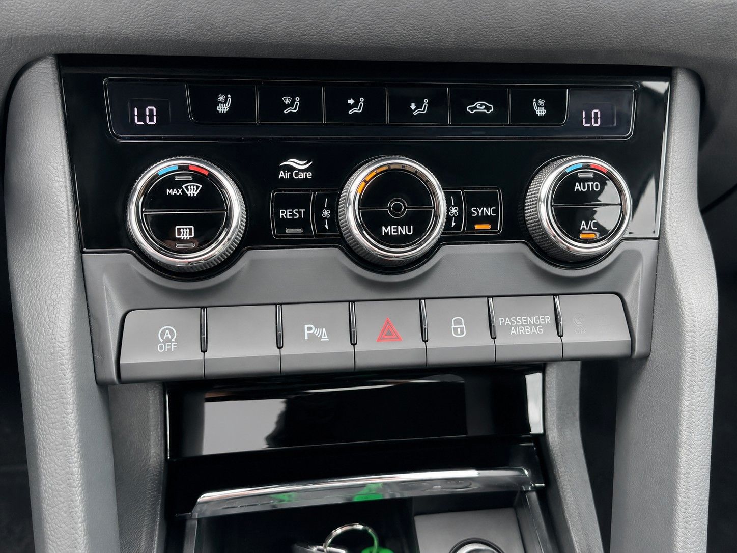 Fahrzeugabbildung SKODA Kodiaq 2.0 TSI 4x4 DSG Sportline*7-Sitze*Matrix*